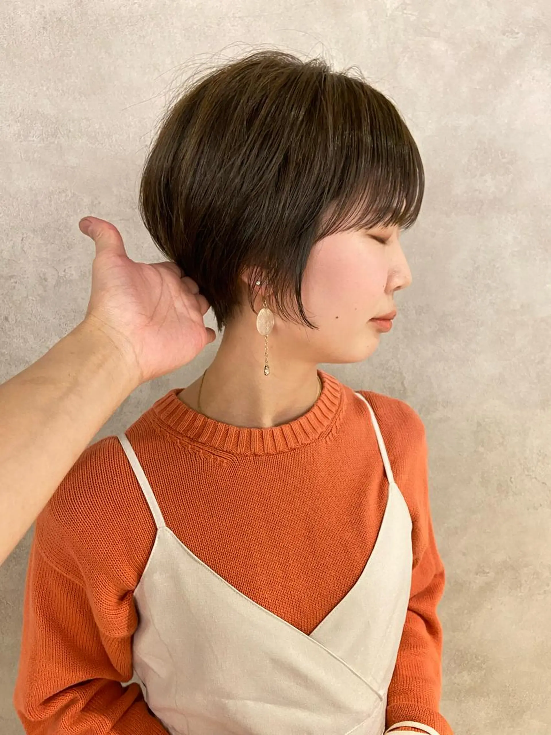 ショート カラー ブラウンカラー マットブラウン くびれヘア ショートヘア 大人ヘア/ショート/ ボブ/レイヤーのヘアスタイル