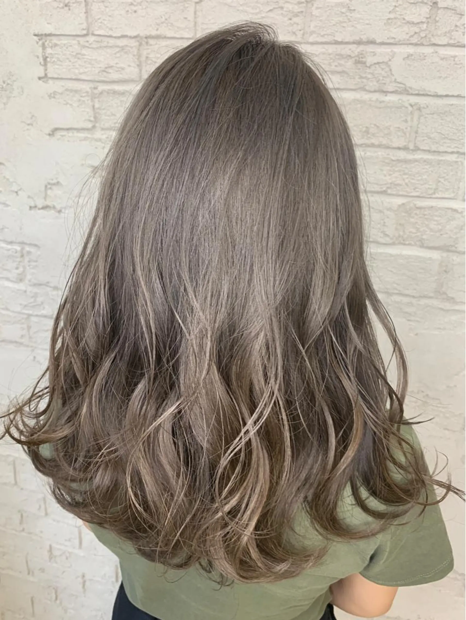 セミロング 🇺🇸ハイライト特 化美容師🇺🇸漆沢のヘアスタイル