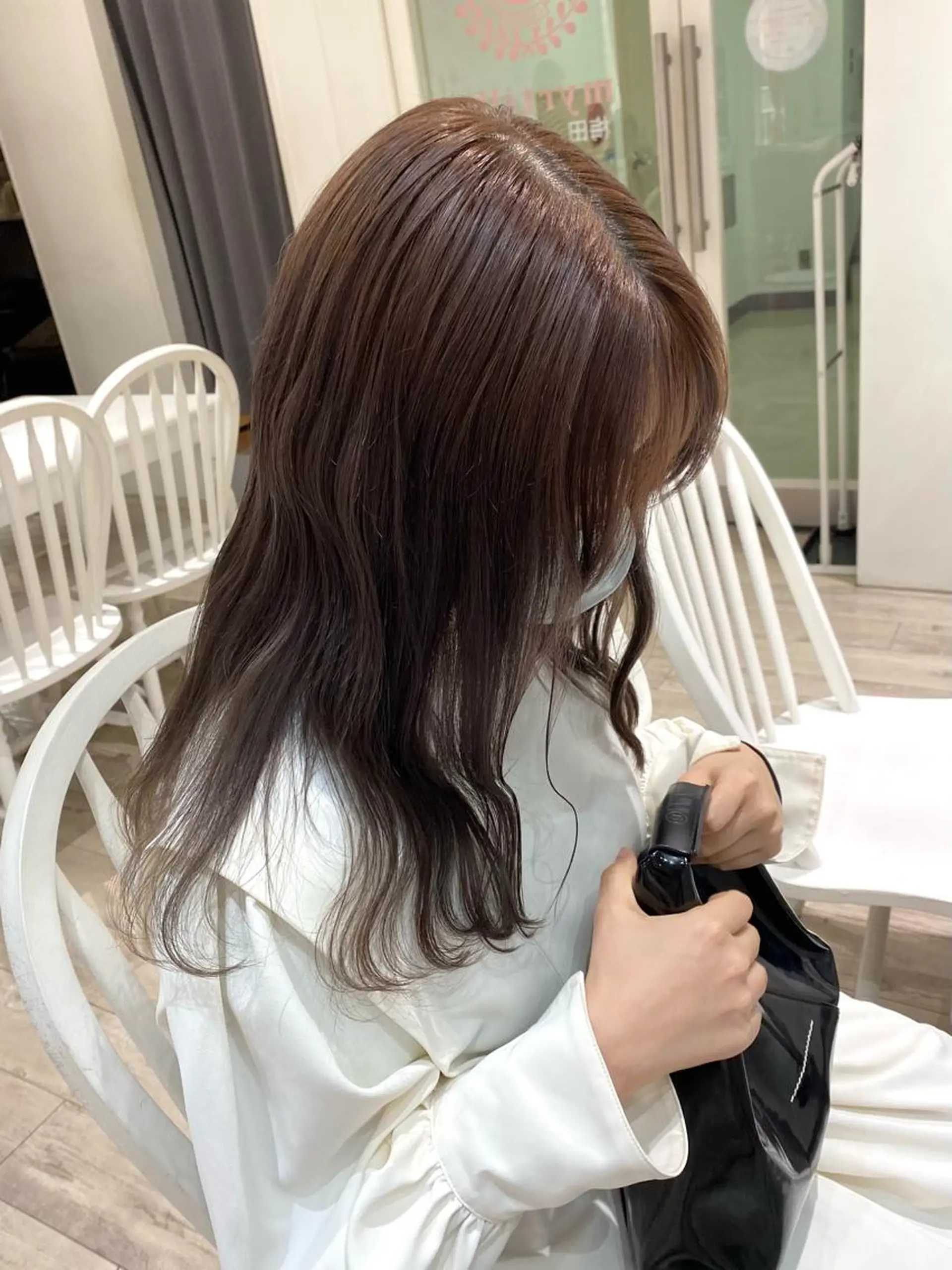 セミロング カラー ブリーチ 透明感カラー ラベンダーカラー ラベンダーグレー 暖色カラー✨️ 門内 梨真のヘアスタイル