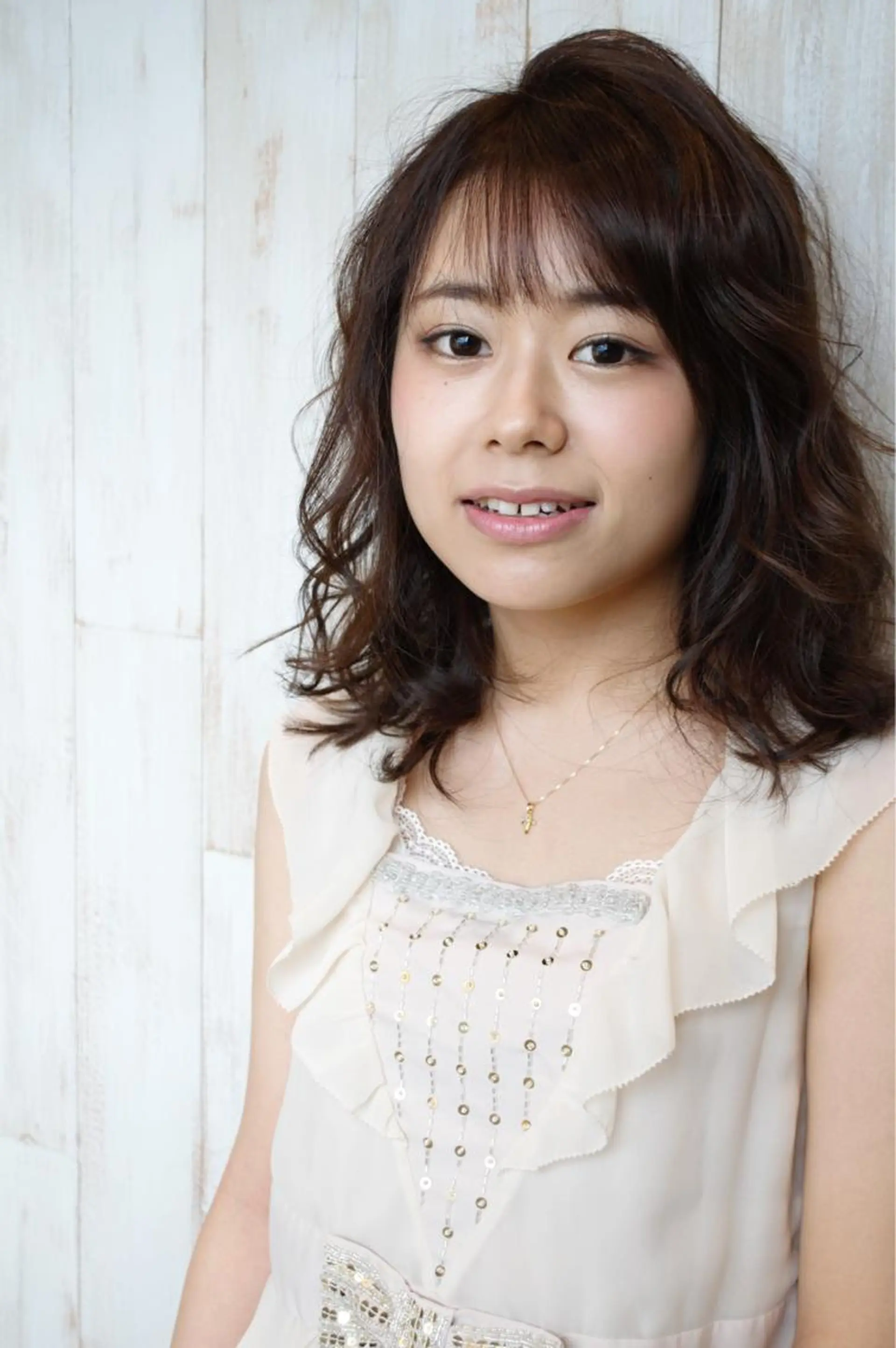 ミディアム 能登谷 きよのヘアスタイル