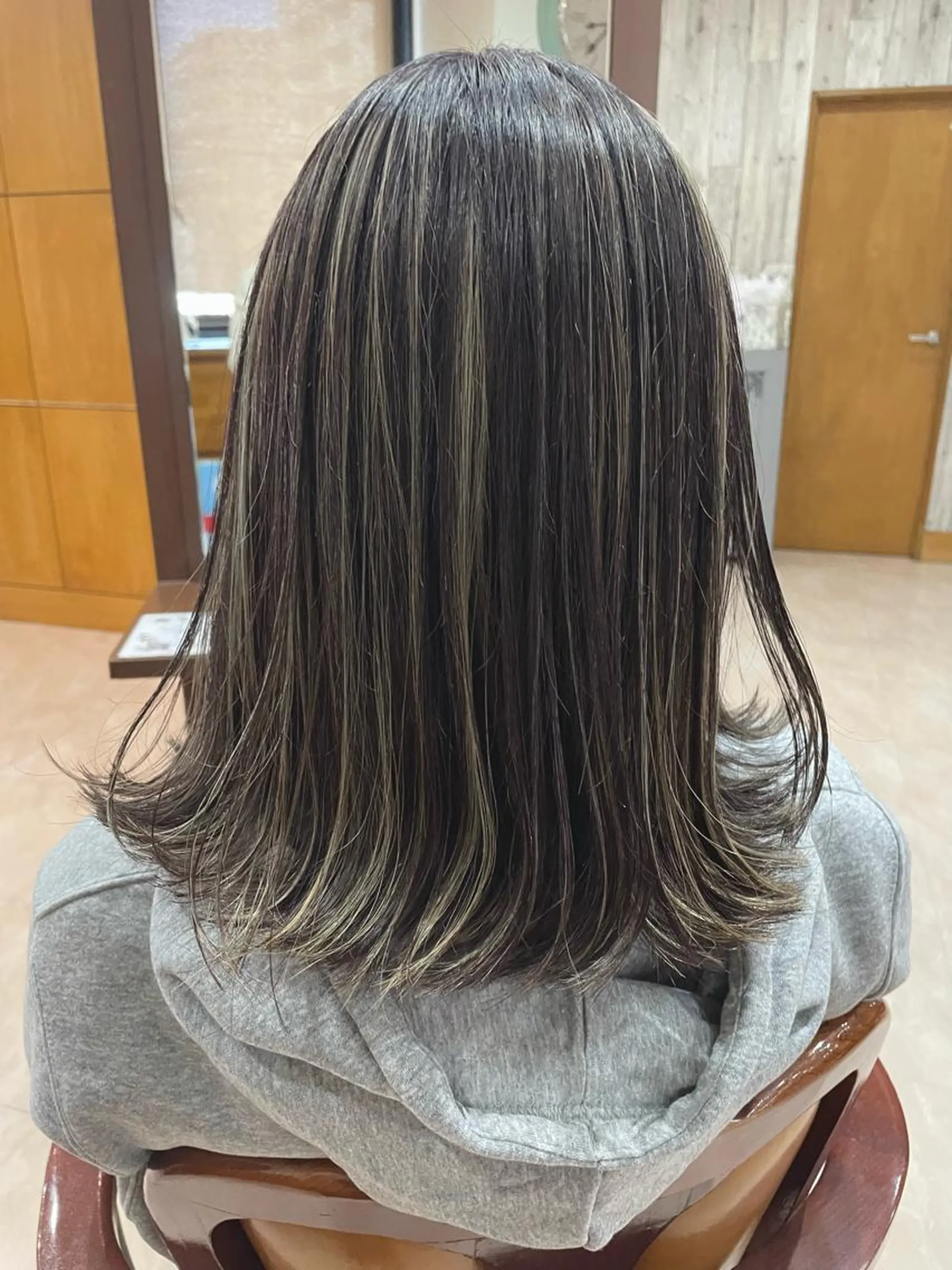ミディアム カラー ハイライトカラー ハイライト Freez狭間 裕美のヘアスタイル