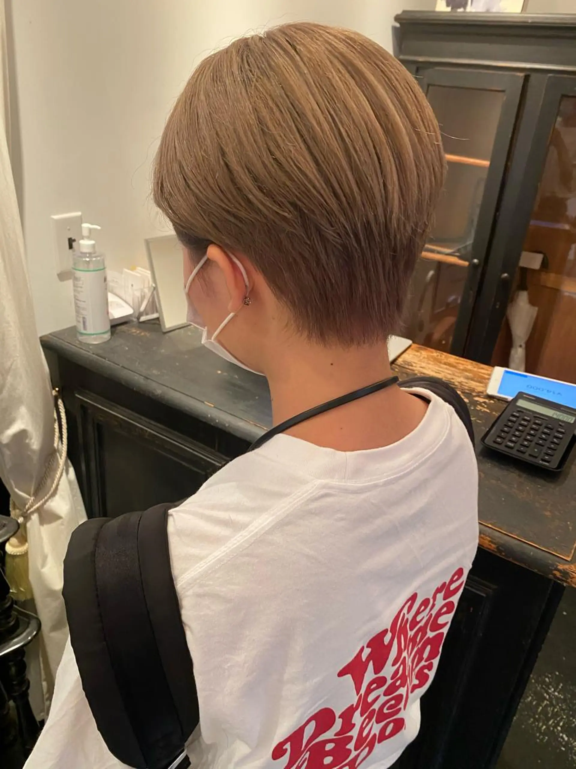 ショート カラー tonari 梅田、中崎町のヘアスタイル