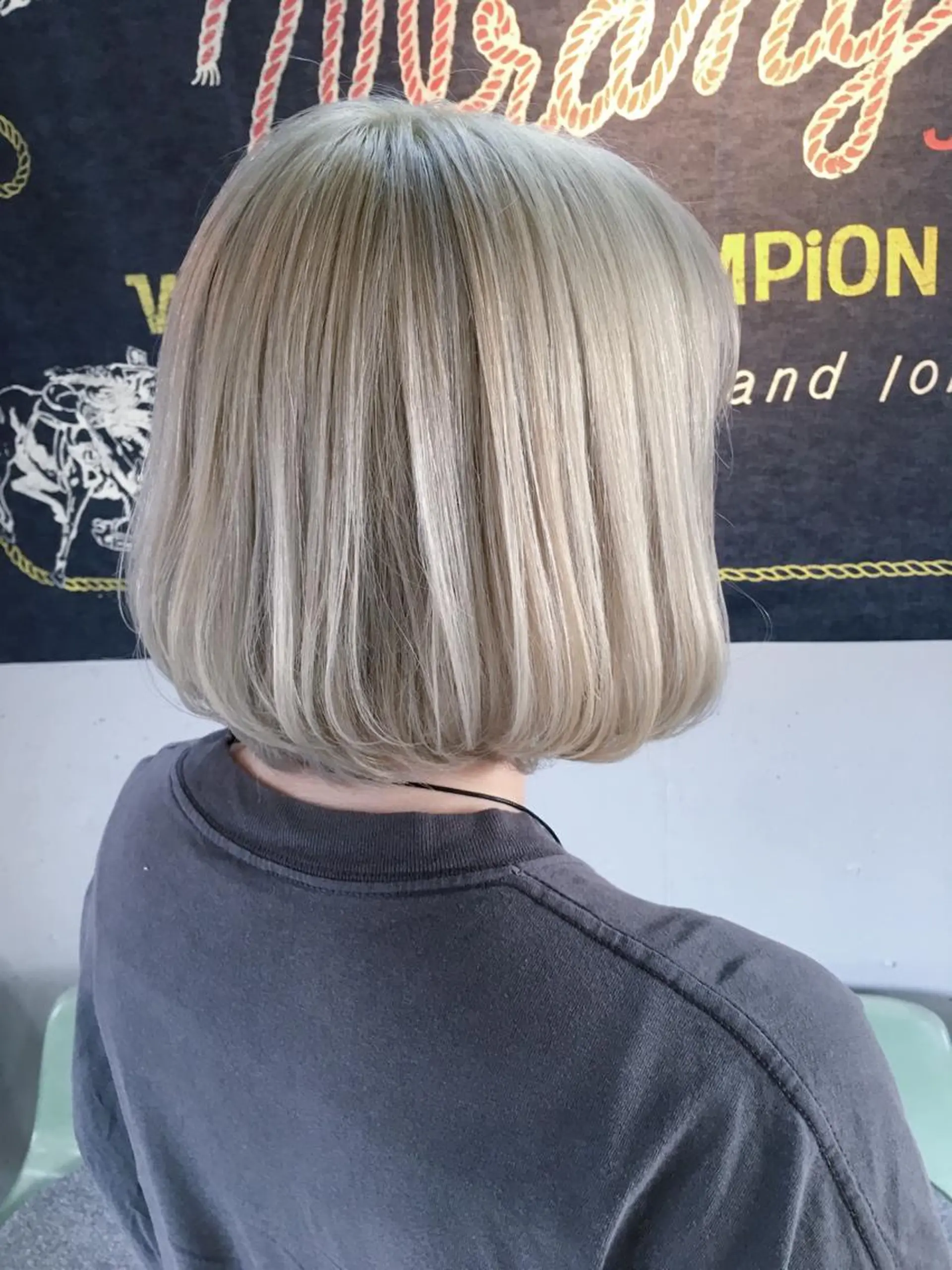 ショート カラー ブリーチ 代表 中島貴志のヘアスタイル