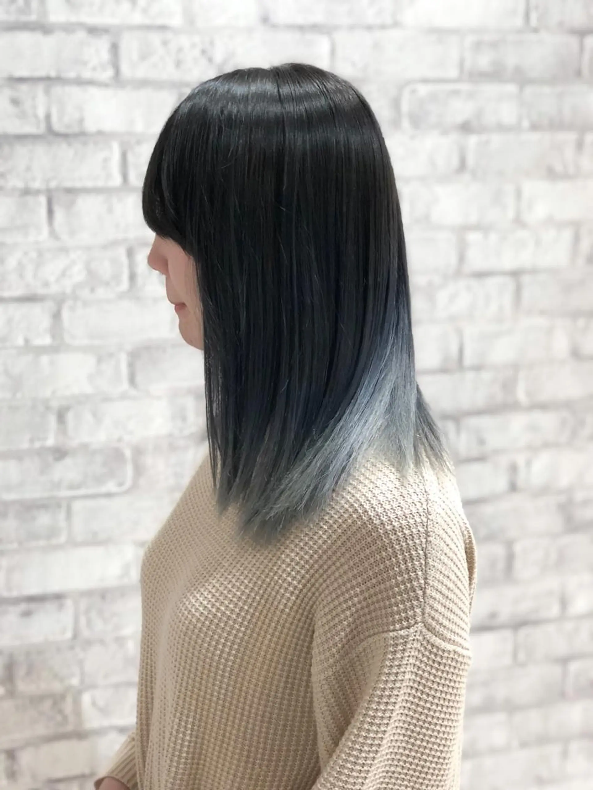 ミディアム カラー ヘアアレンジ ブリーチ グラデーションカラー カット ヘアカラー トリートメント 秋山 幸太のヘアスタイル
