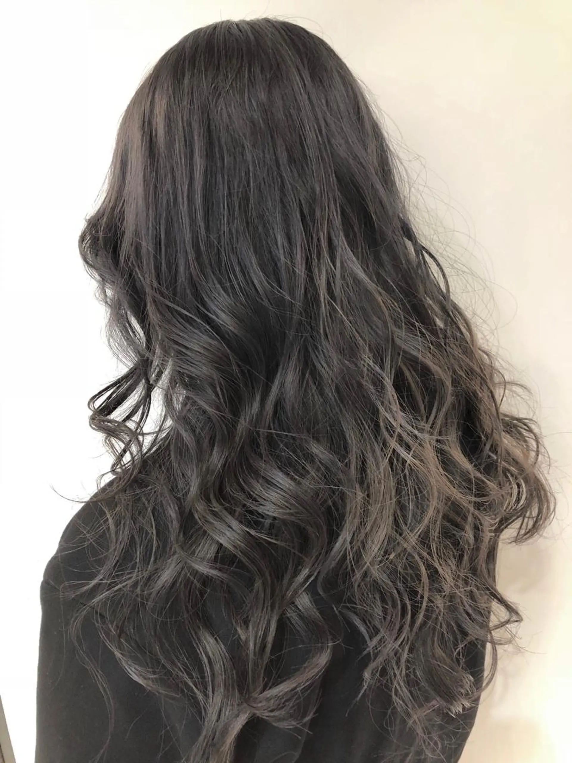 ロング カラー アッシュ 女性リピ90%🍨 🩷佐藤みずきのヘアスタイル