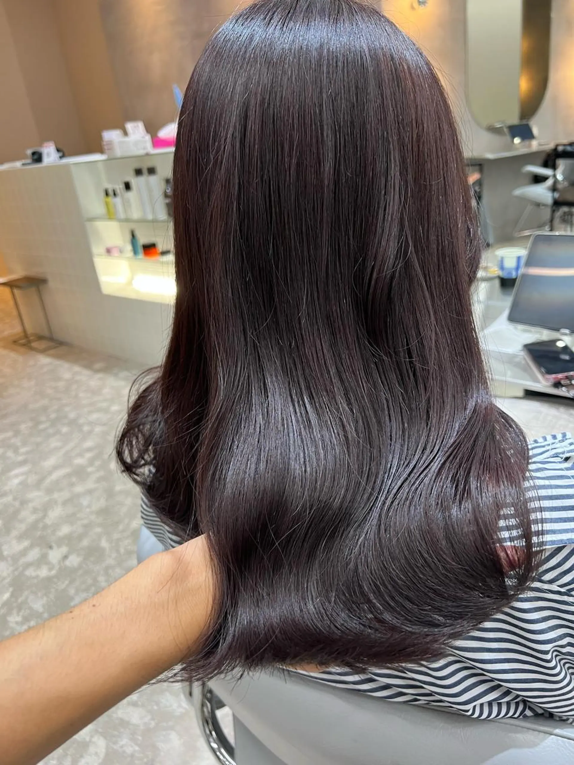 セミロング ハイライト 髪質改善 レイヤーカット トリートメント 艶カラー💎 髪質改善🎈アトワのヘアスタイル