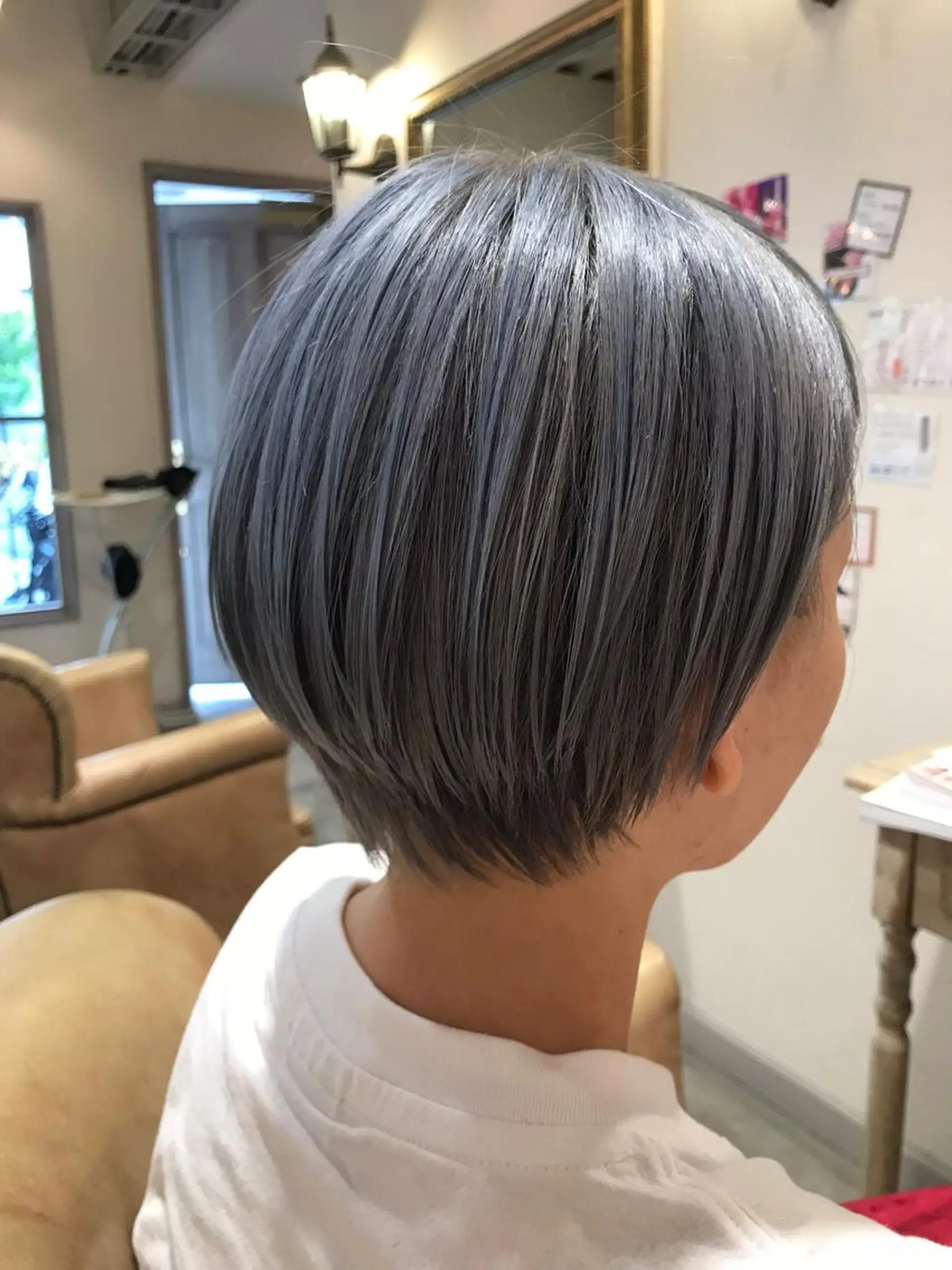 ショート カラー パーマ ヘアアレンジ キッズ ネイル マツエク・マツパ ブルーカラー ブルー ホワイト ヘアカラー トリートメント 韓国♡ハイライト ♡YURIのヘアスタイル
