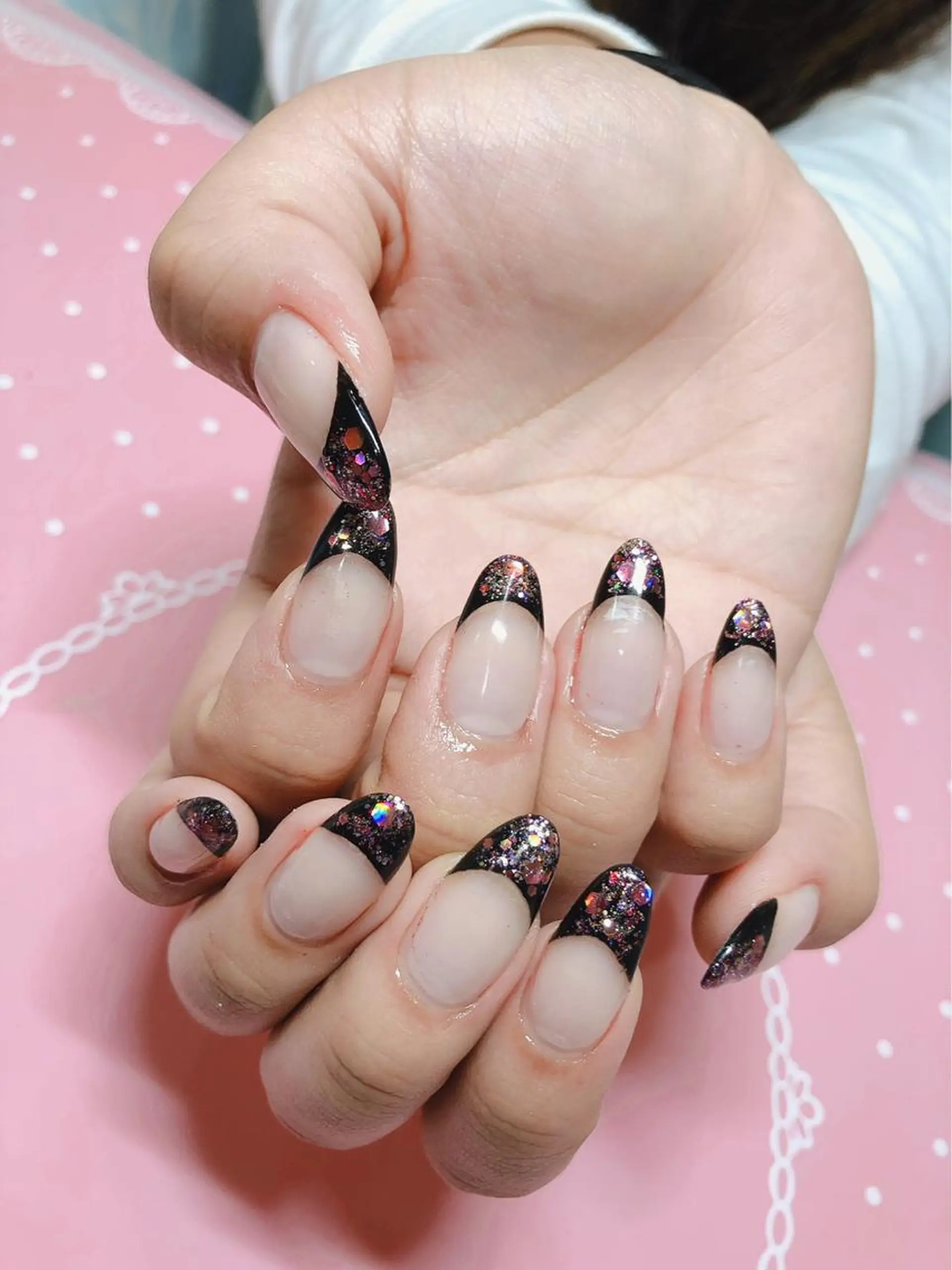 ミディアム ネイル フレンチネイル ラメ(グリッター) ハンドネイル 《LB》ラブリエ Nail&eyeのマツエク・マツパデザイン
