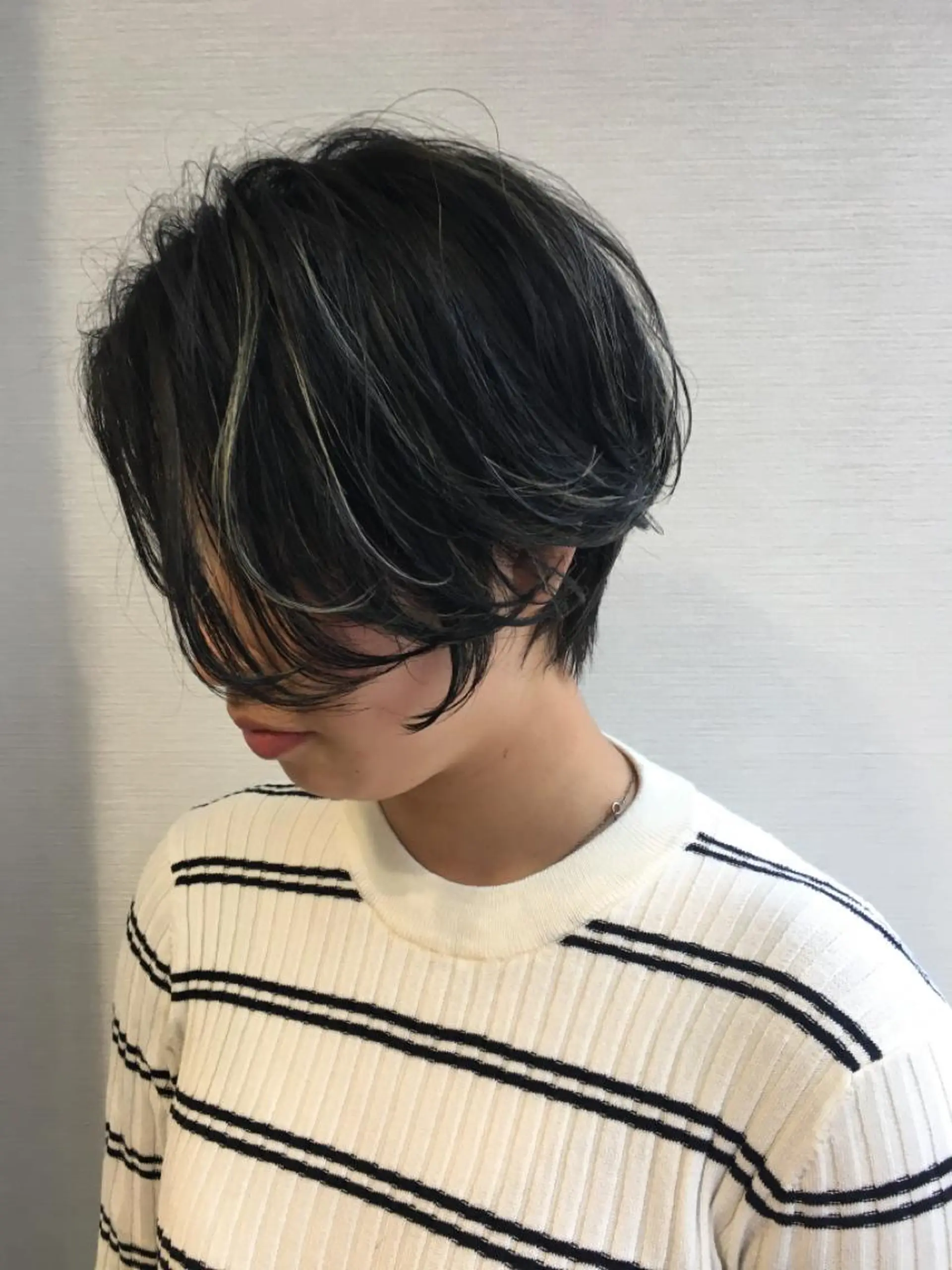 ショート ハイライト ショートヘア pour.所属・中崎町pour. 小柴　楽士のヘアスタイル