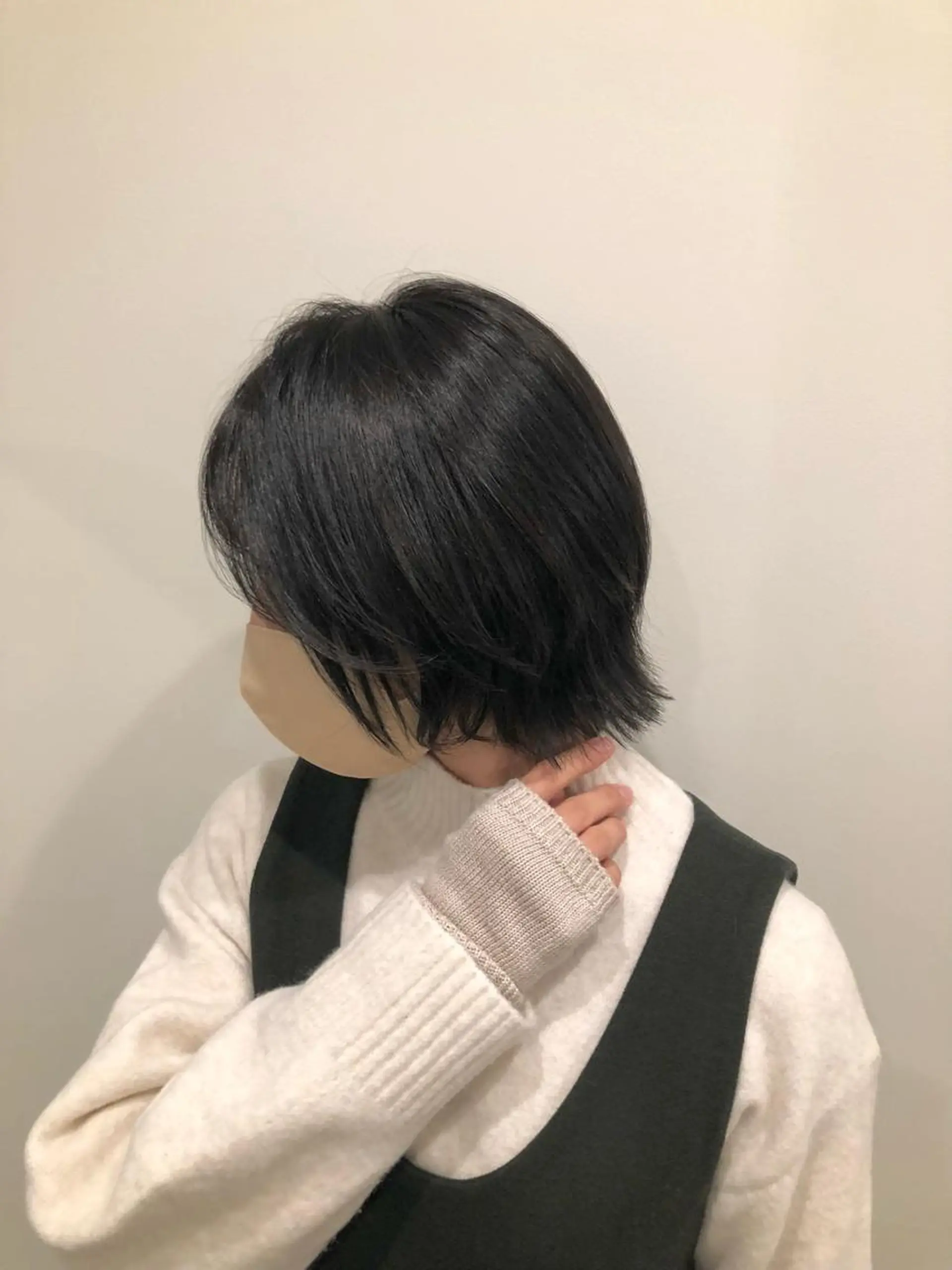 ショート カラー 黒髪 グレーブラック くびれヘア ショートヘア カット トリートメント ニュアンスカラー🫧 加納のヘアスタイル