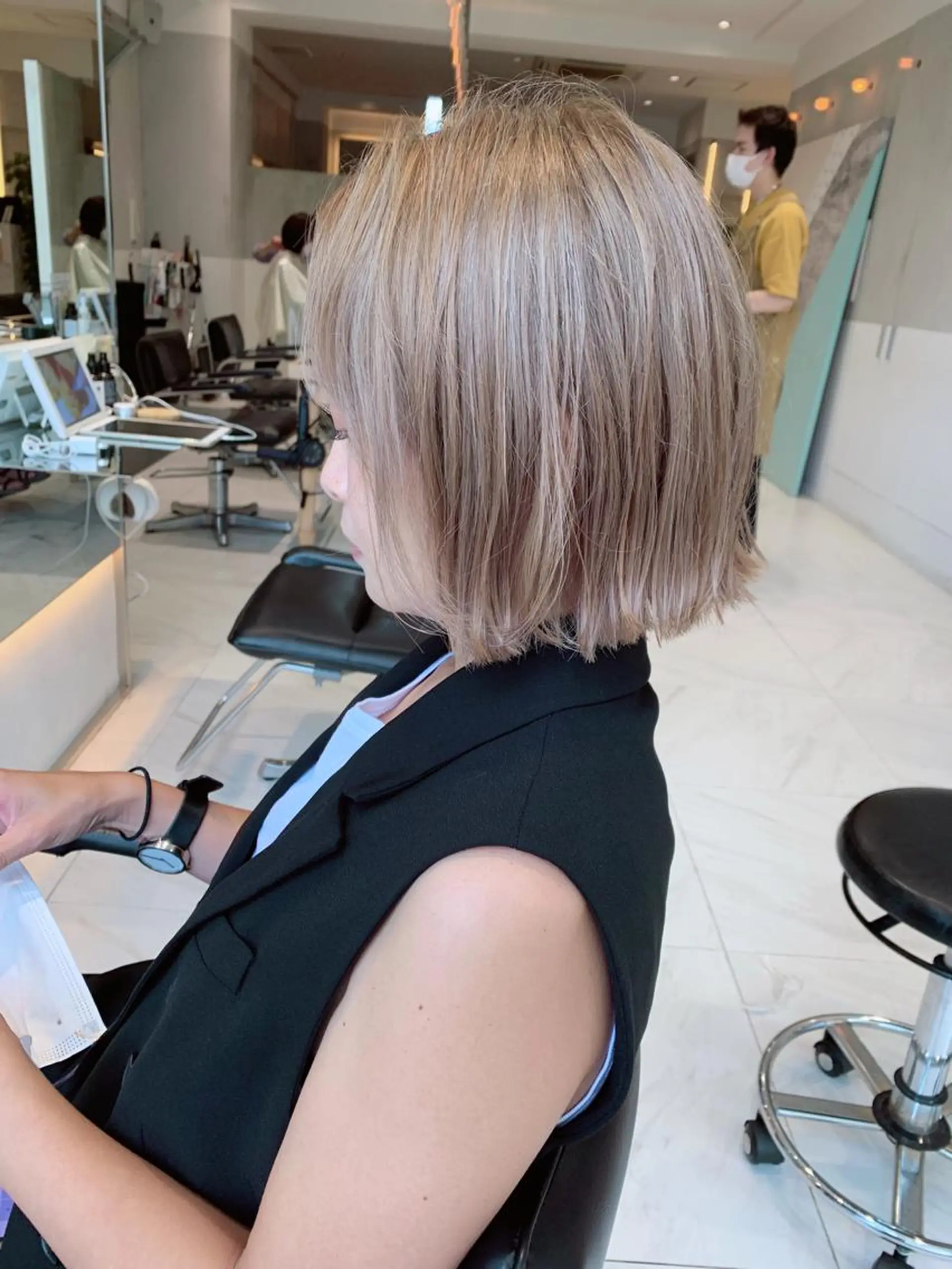 ショート オリーブ カラー✨有坂映哉のヘアスタイル