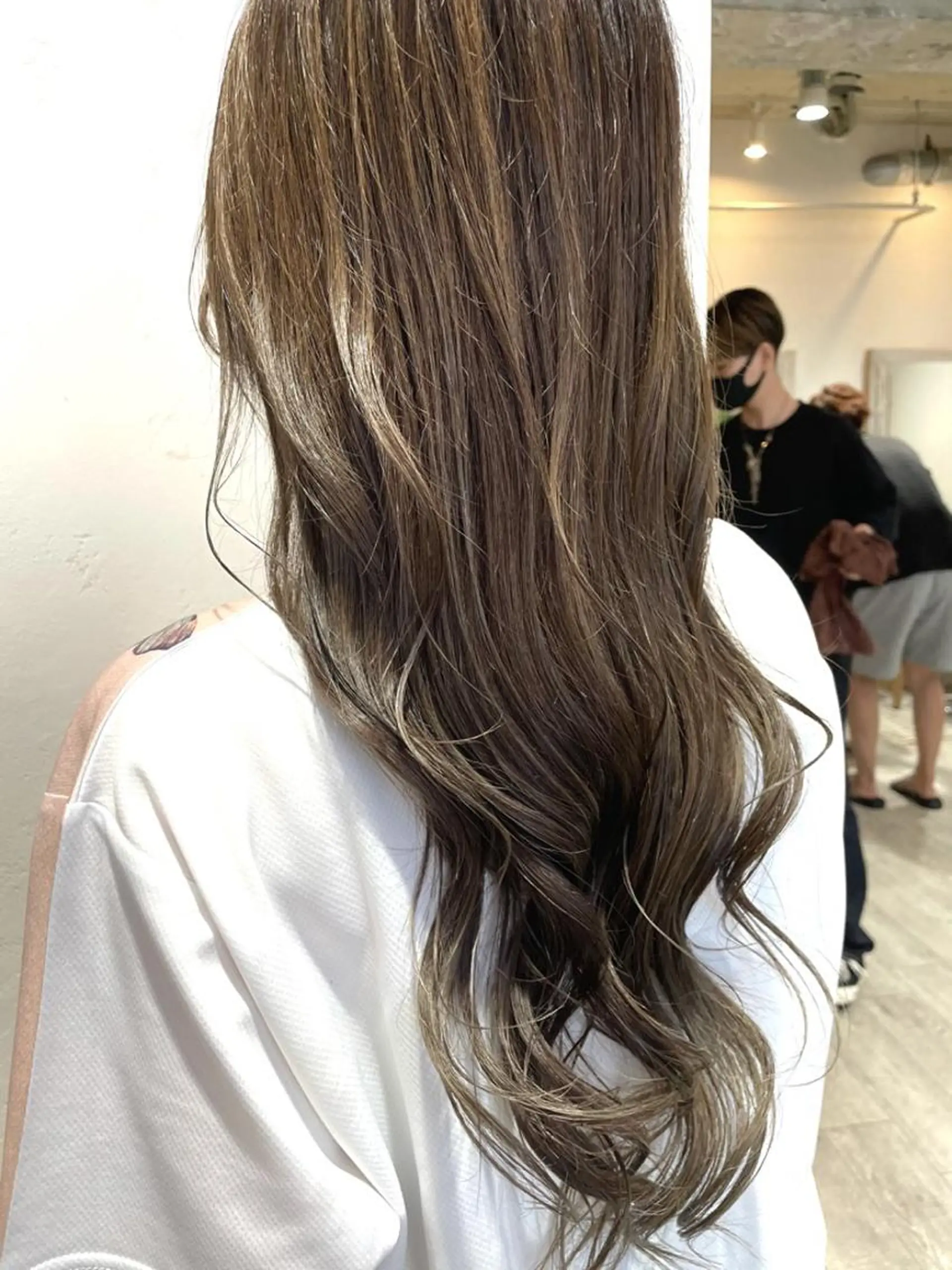 ロング カラー アッシュ ベージュカラー イルミナカラー ヘアカラー カウンセリング重視 🌿‬Tsuyukiのヘアスタイル