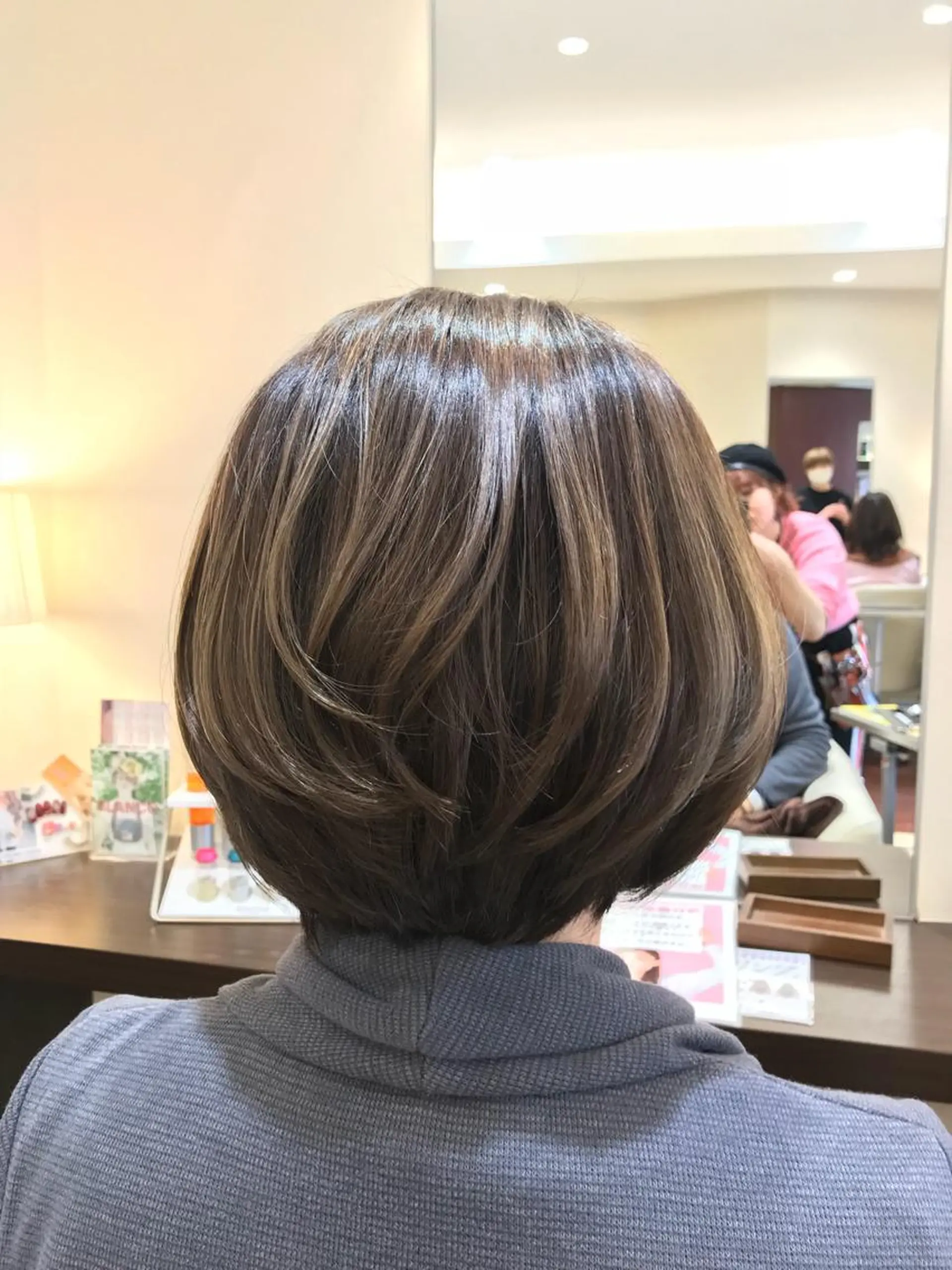 ショート カラー ハイライトカラー イルミナカラー ハイライト 池田 寿子のヘアスタイル