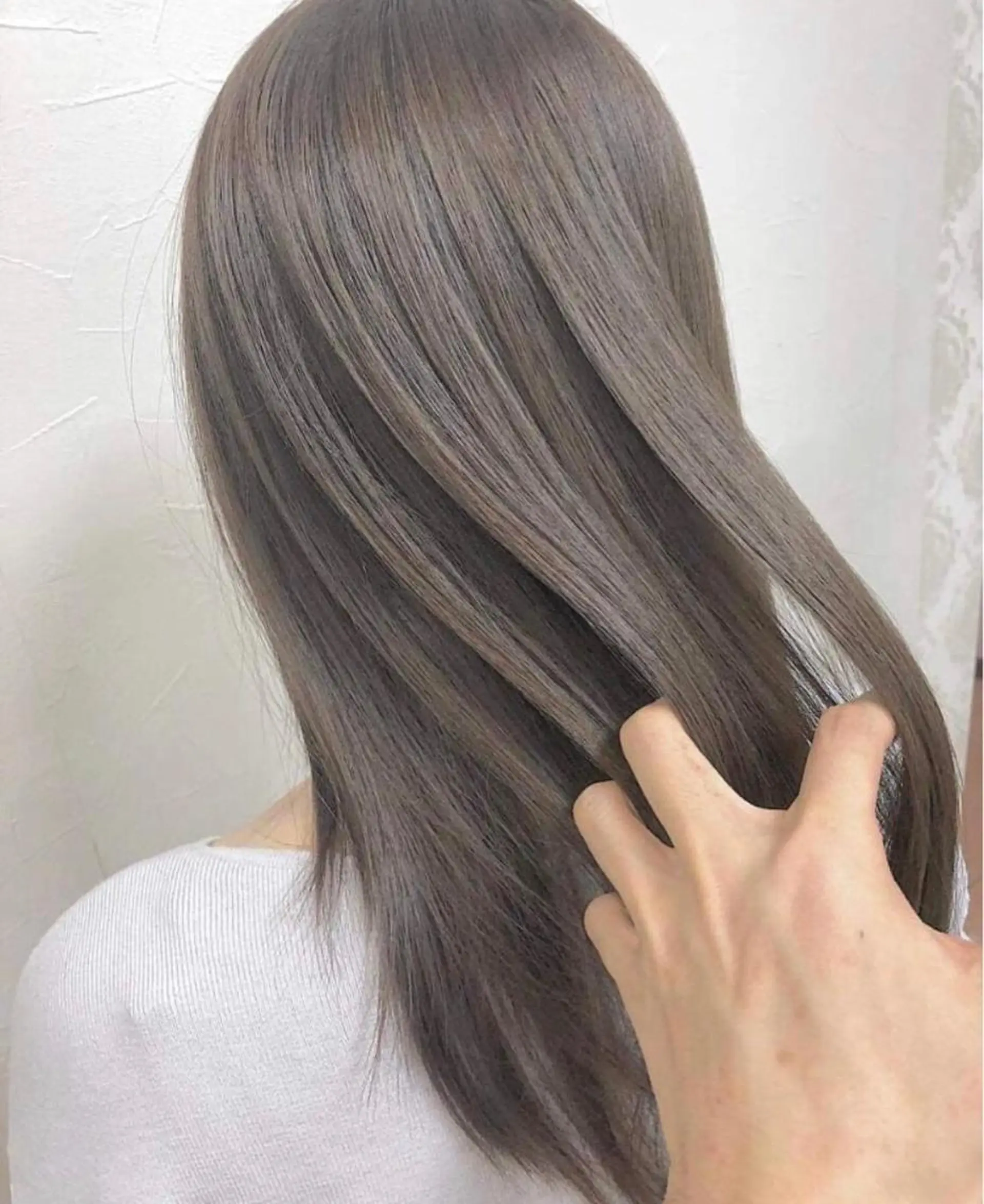 ロング カラー パーマ ヘアアレンジ メンズ メンズハイトーン メンズインナーカラー アッシュ ベージュカラー デザインカラー 髪質改善🫧ベージュ 椙山 響のヘアスタイル