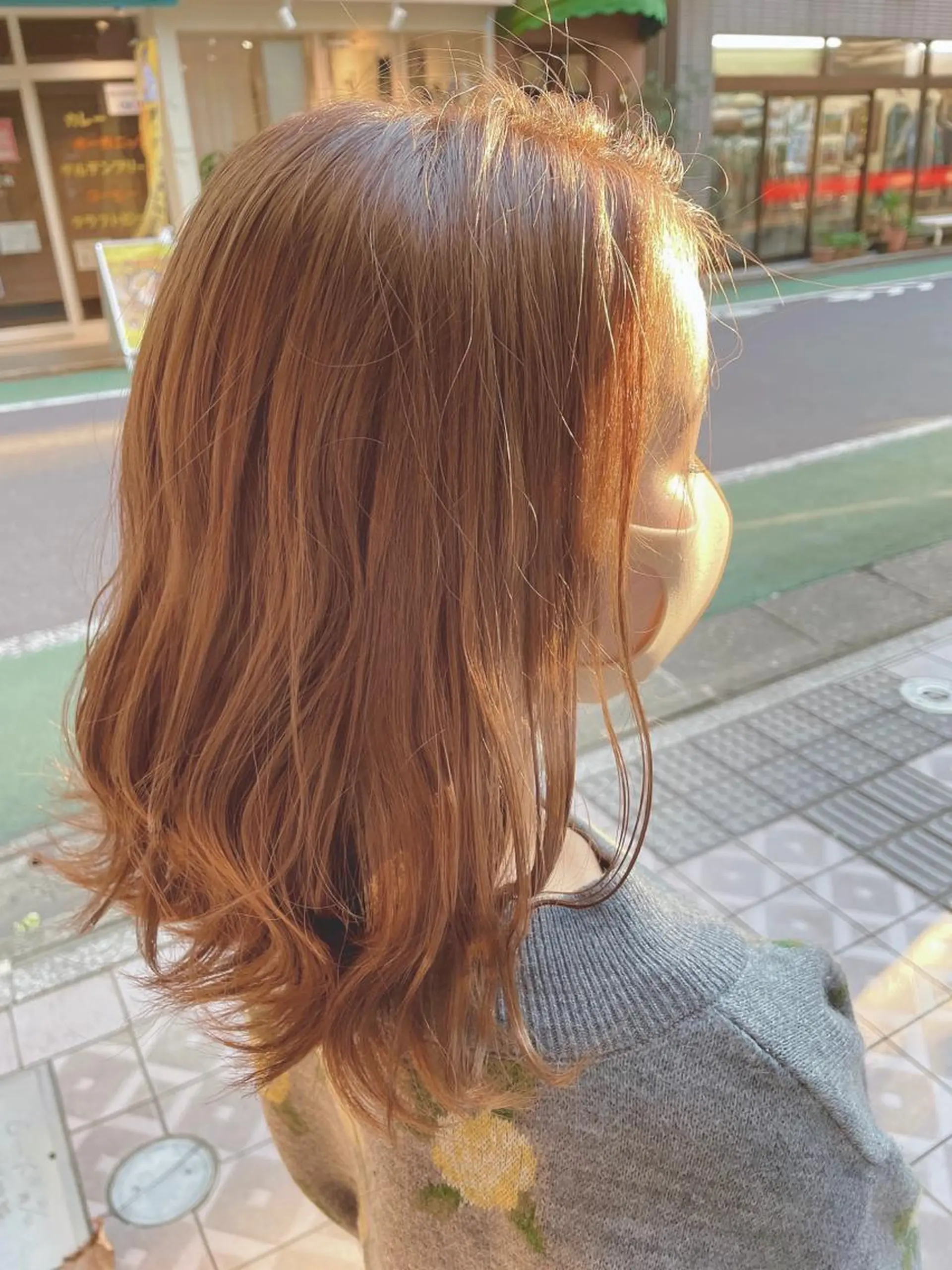 ミディアム カラー オレンジ monami 鈴木 茉由奈のヘアスタイル