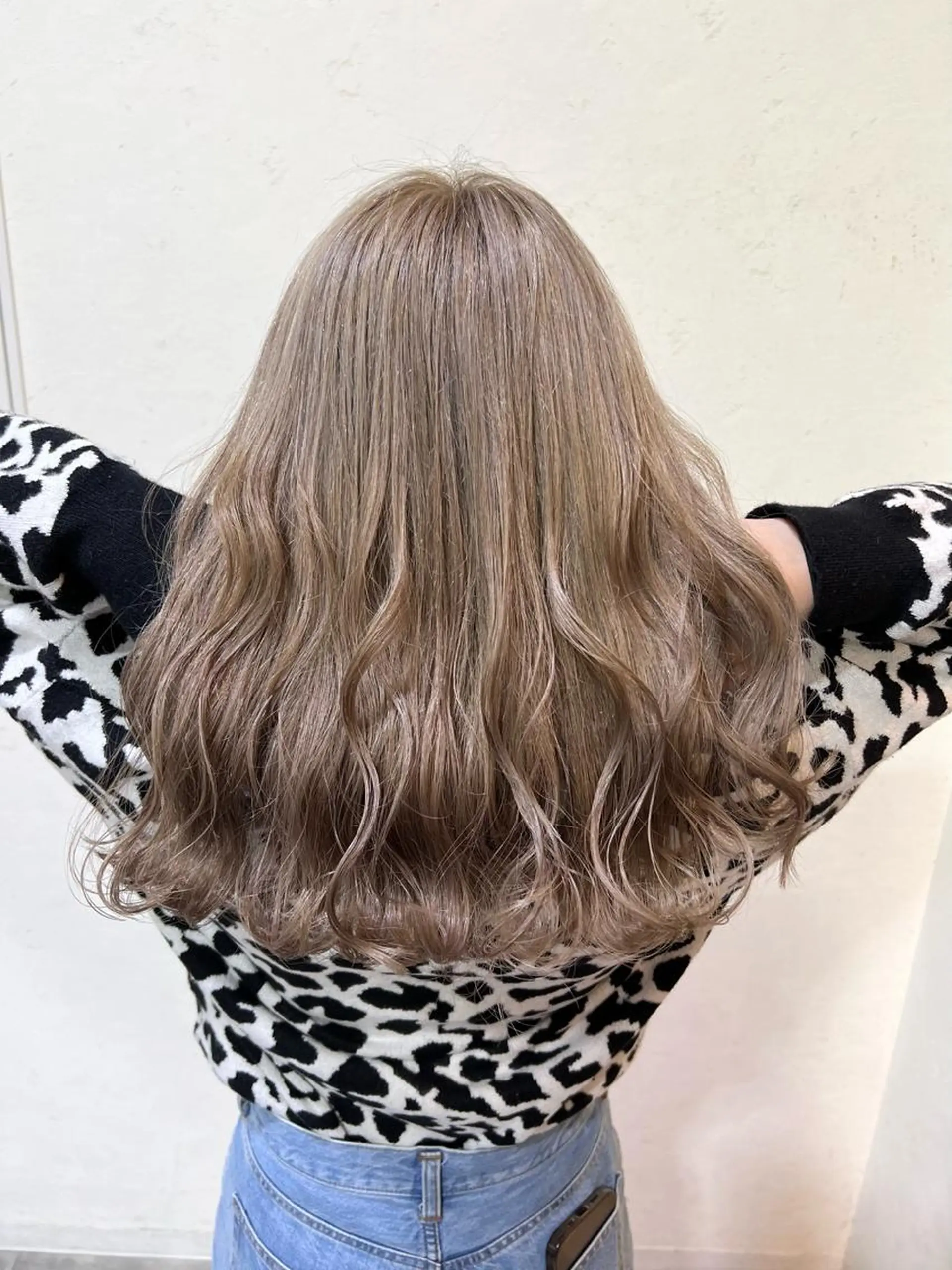 セミロング カラー ヘアカラー mana .のヘアスタイル