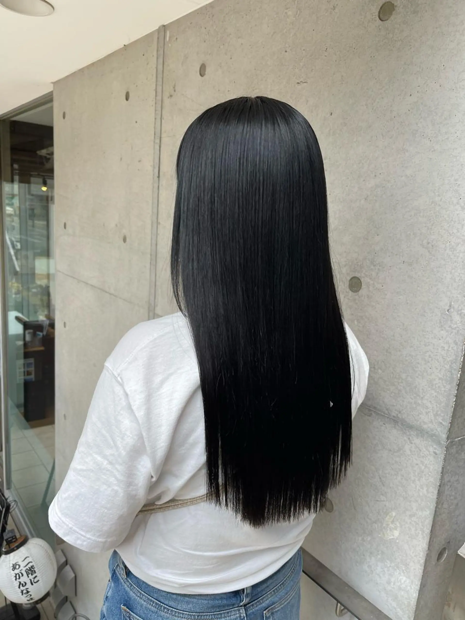 ロング カラー 顔まわりレイヤー デザインカットのヘアスタイル