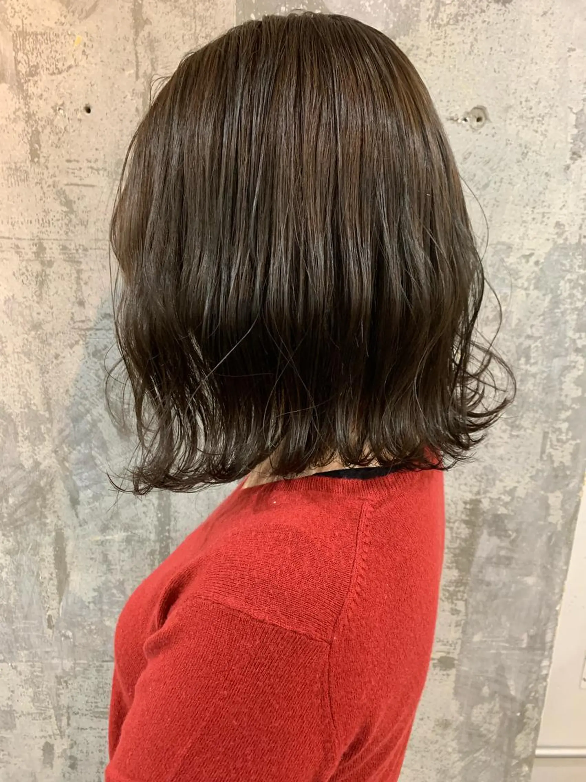 ショート カラー ベージュカラー ブリーチ ブリーチなしカラー オリーブベージュ 古賀 侑磨のヘアスタイル