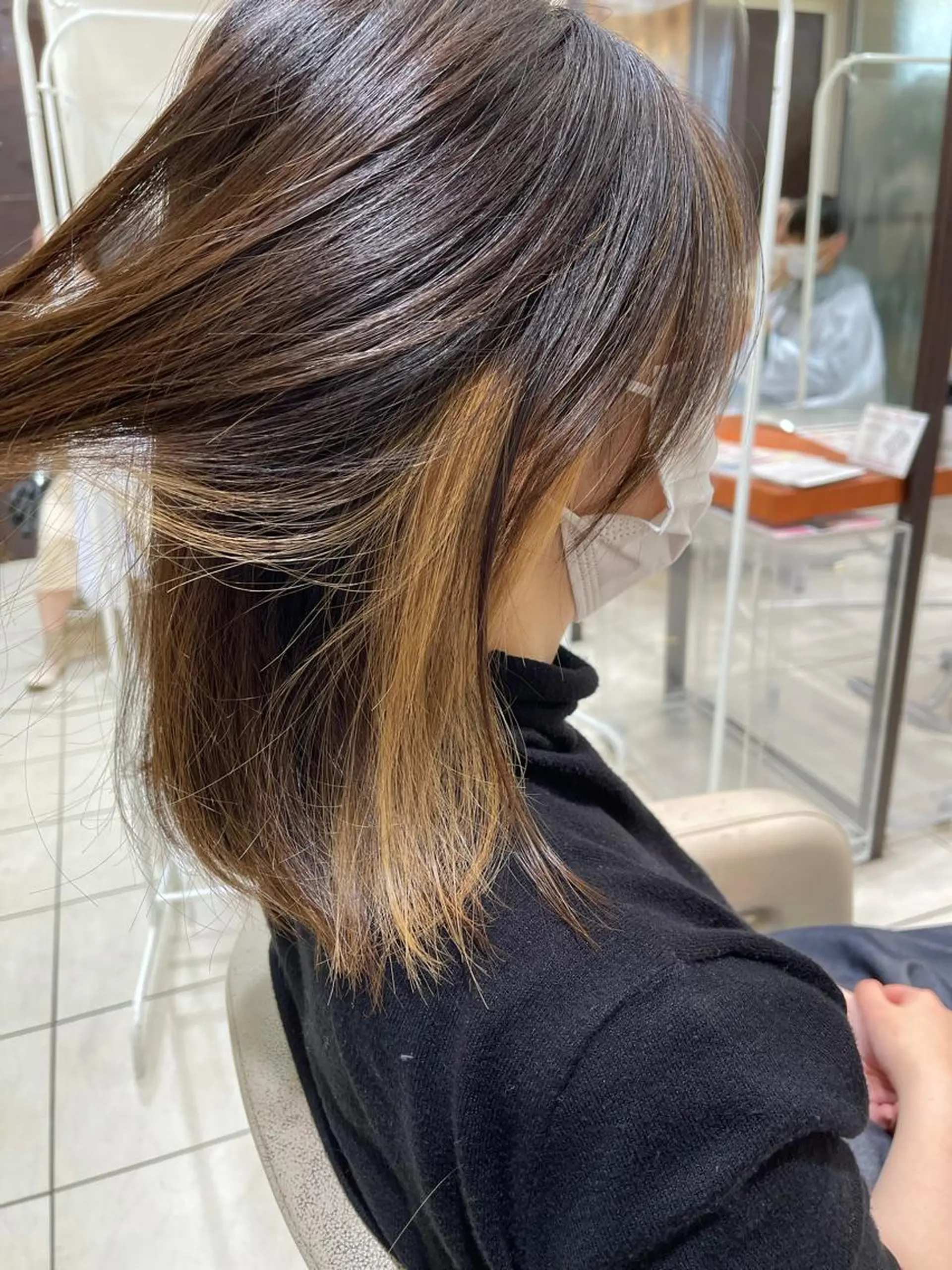 セミロング カラー 黒髪 ブルーカラー ブルーブラック カネヒラ リョウスケのヘアスタイル