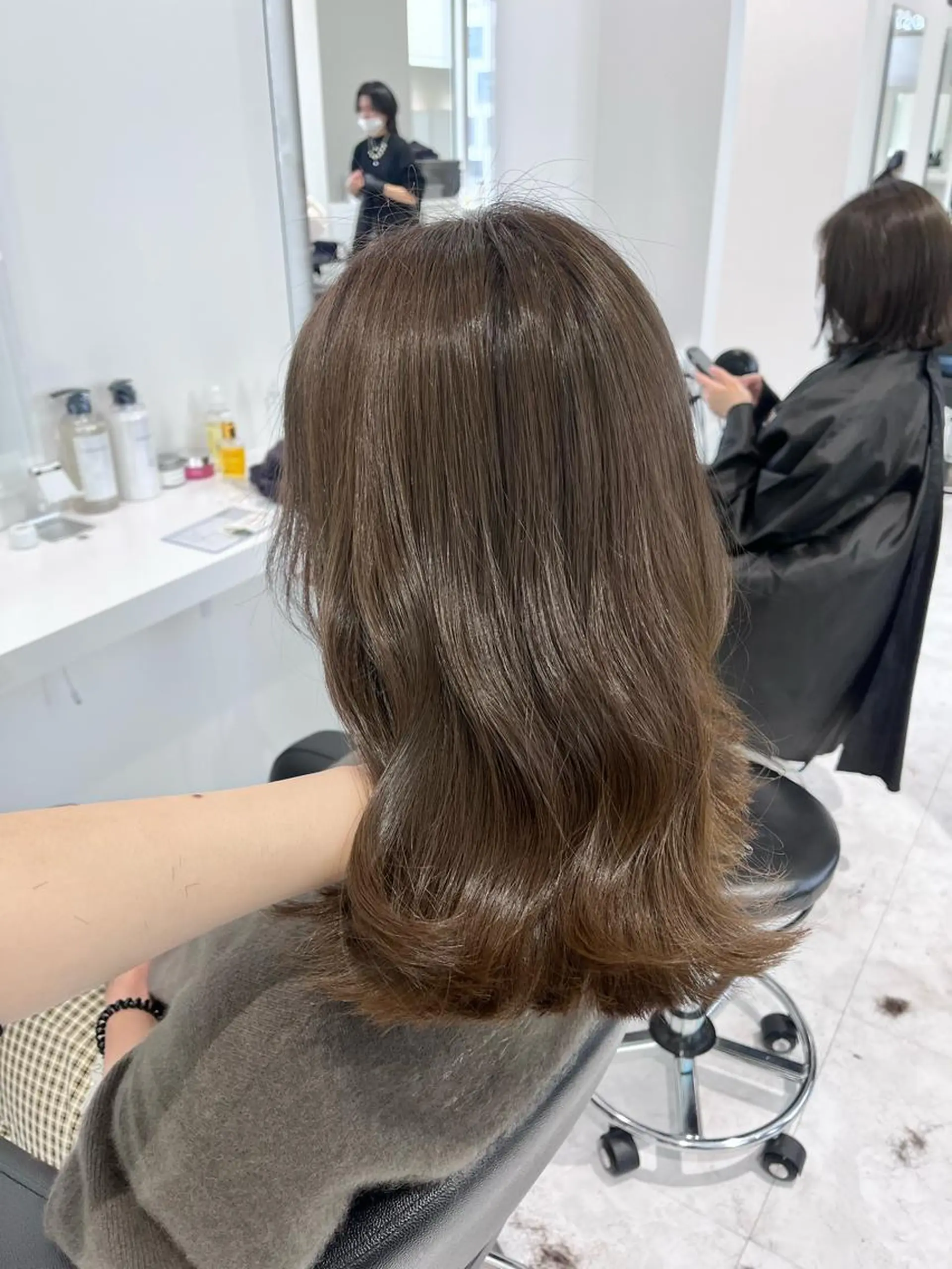 セミロング カラー ブラウンカラー マロンブラウン ブリーチなし🩶 グレージュのヘアスタイル