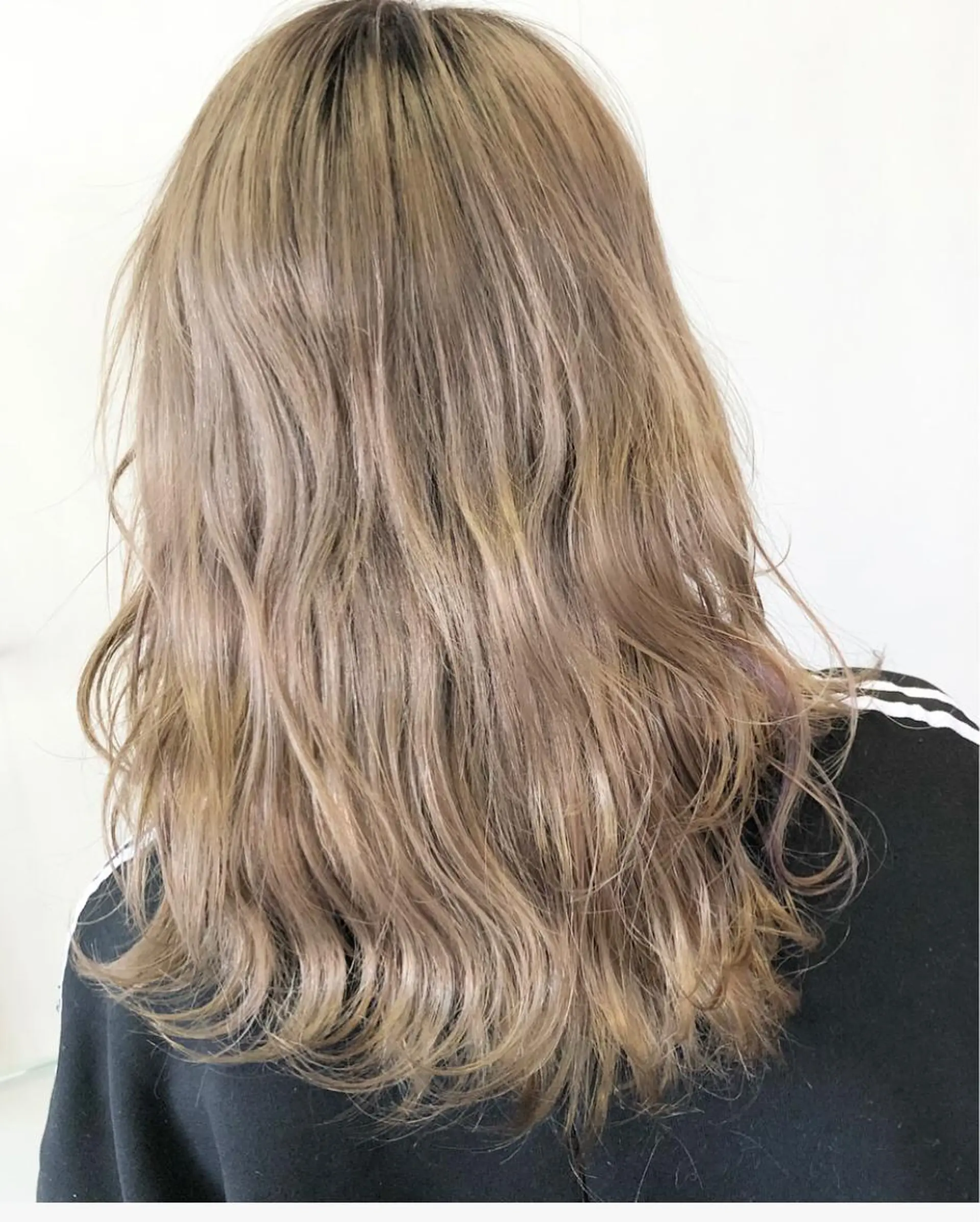 カラー 手塚 亮汰のヘアスタイル