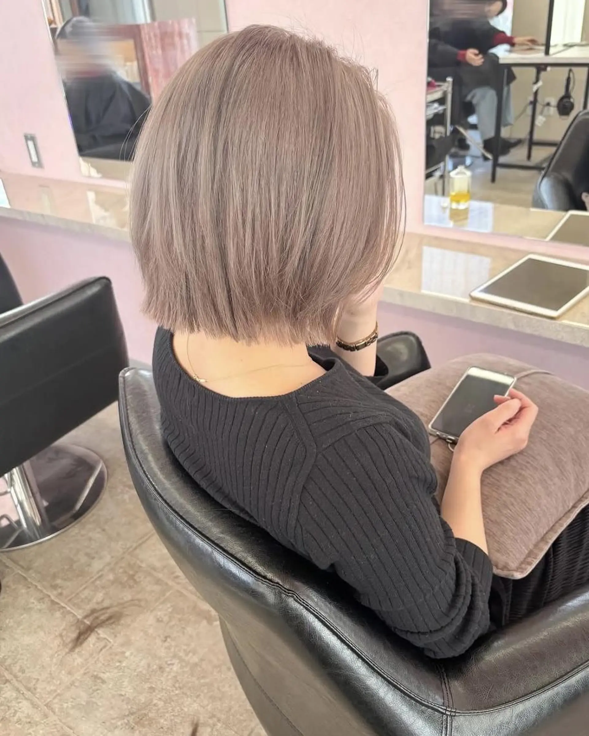 ショート カット ヘアカラー 藤井 貴美子のヘアスタイル