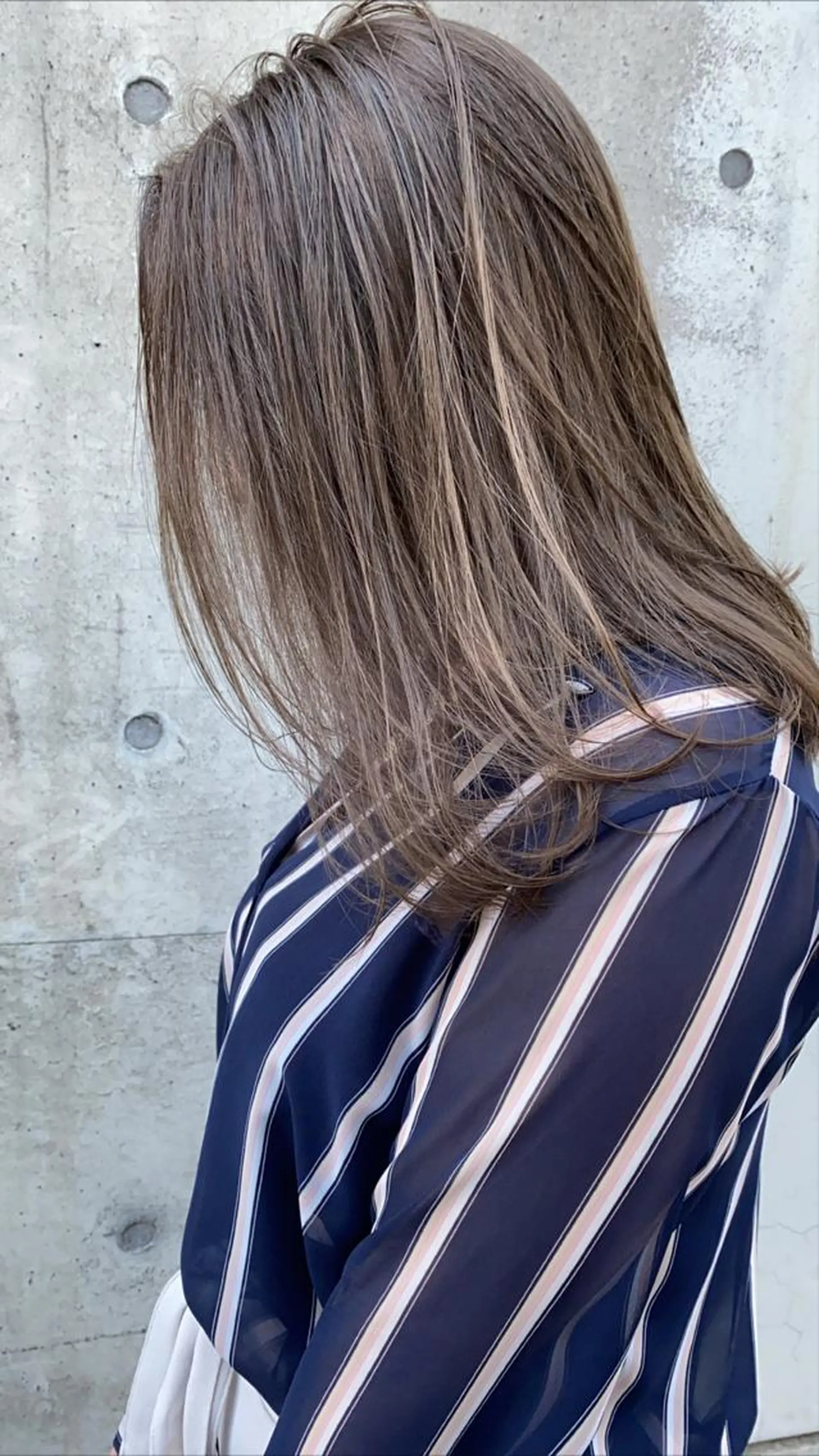 セミロング カラー ヨシモトリョウ 髪質改善/美髪のヘアスタイル