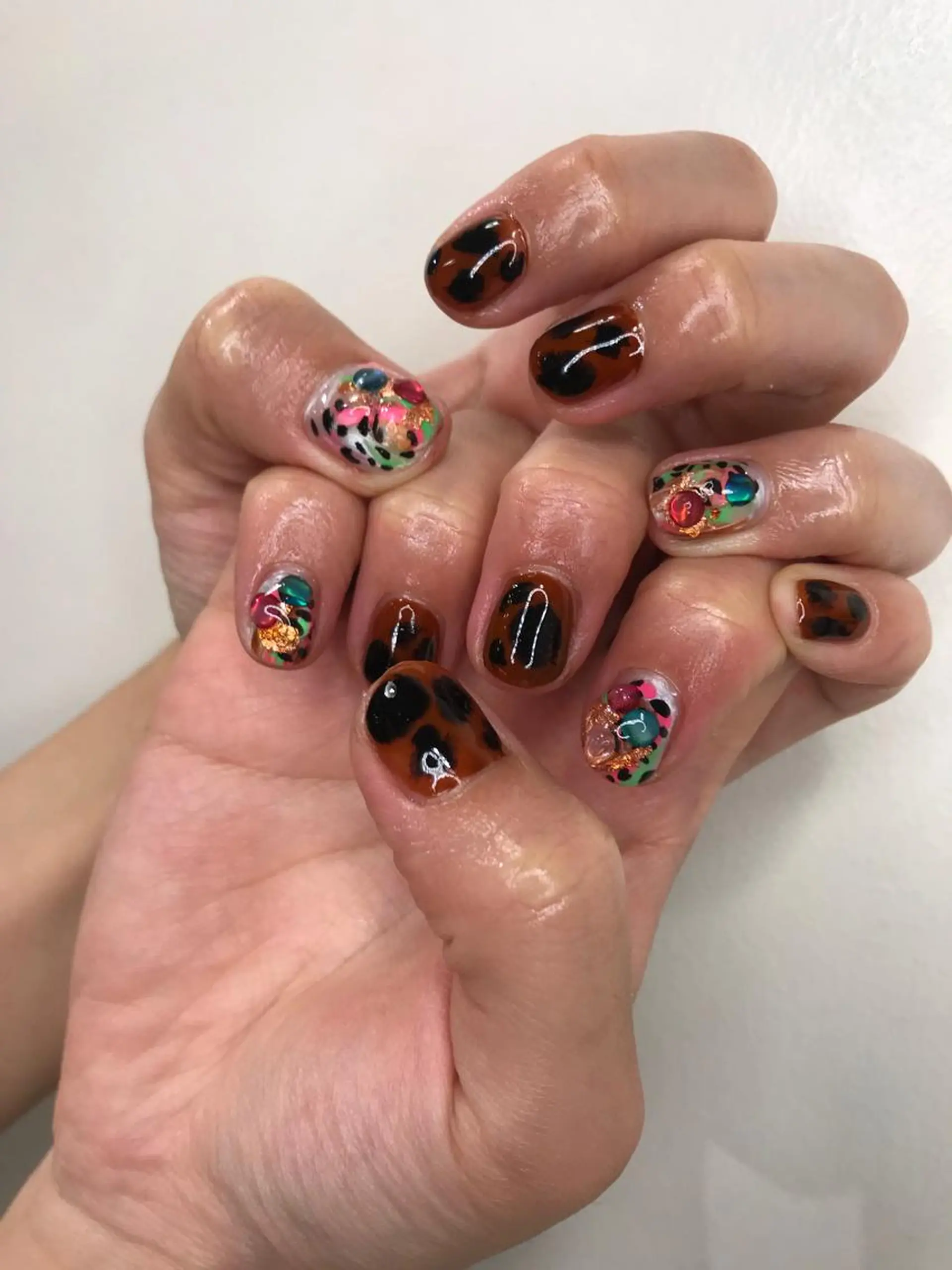 ネイル viewstokyo所属・mana 暖色カラーカットのヘアスタイル