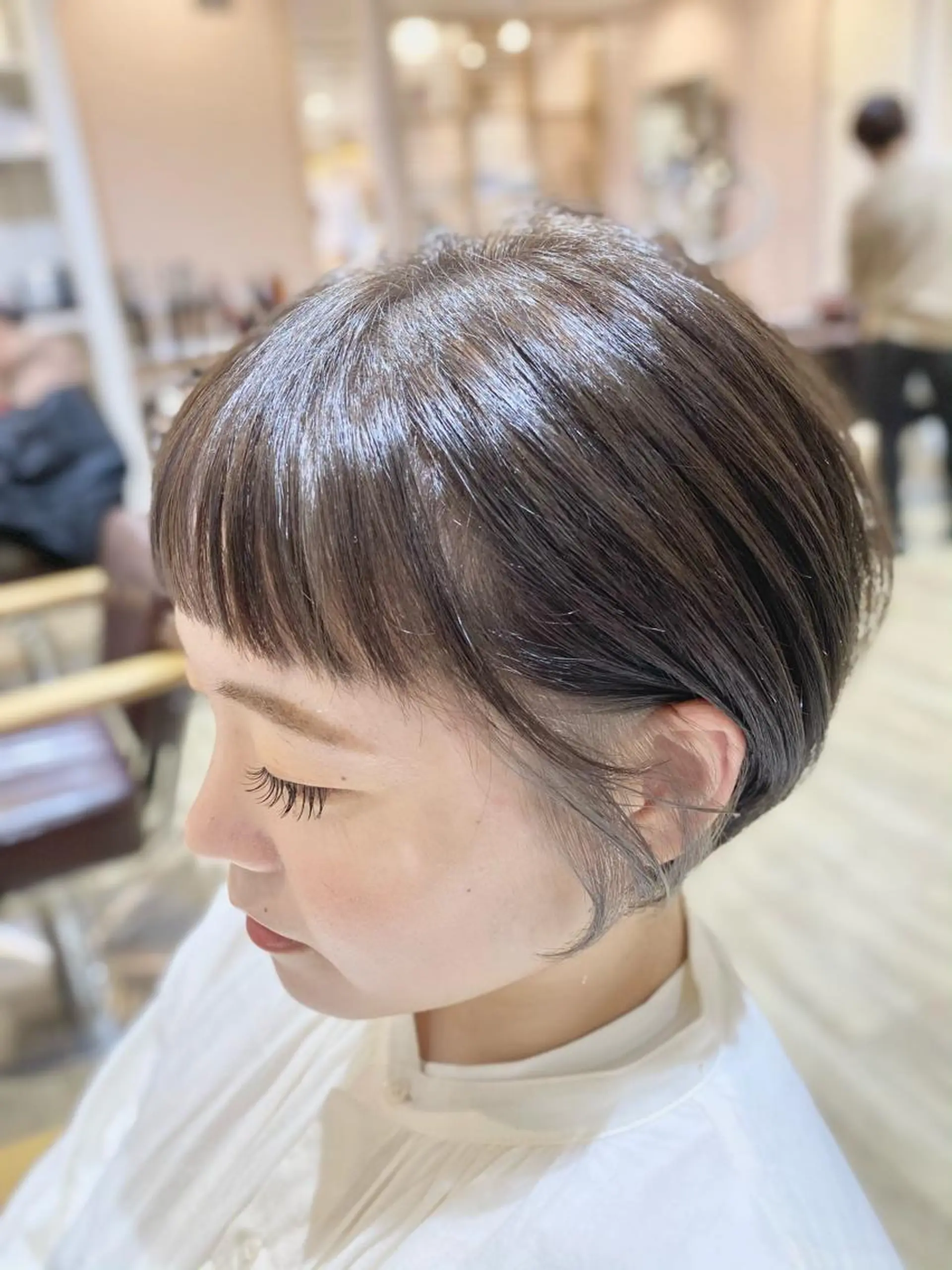 ショート カラー シルバー マンツーマン/透明感 foi hairのヘアスタイル