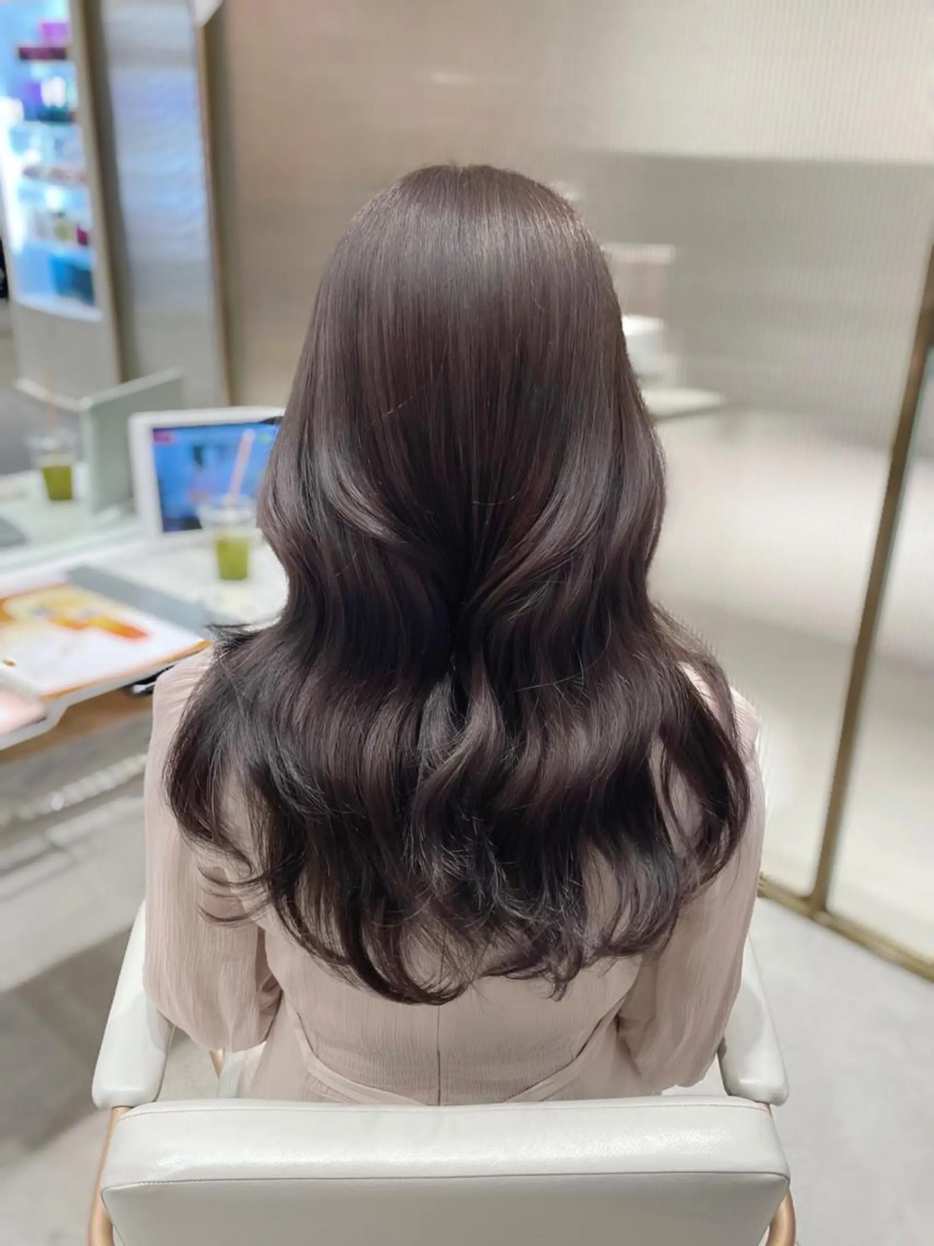 ロング カラー ヘアアレンジ 🤎小顔レイヤー /ベージュ🤎友香のヘアスタイル