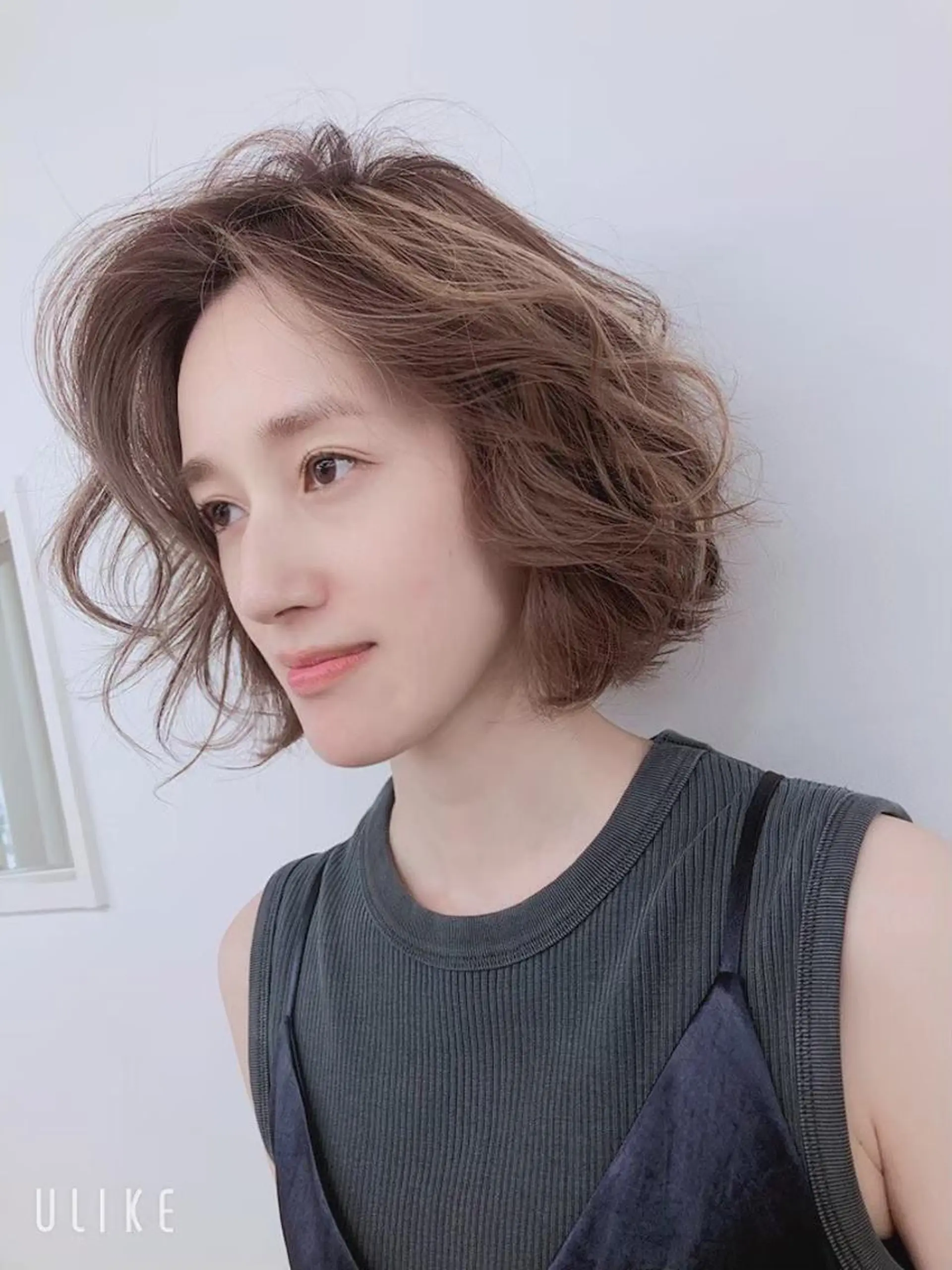 ミディアム デザインカラーウルフ 宙也のヘアスタイル