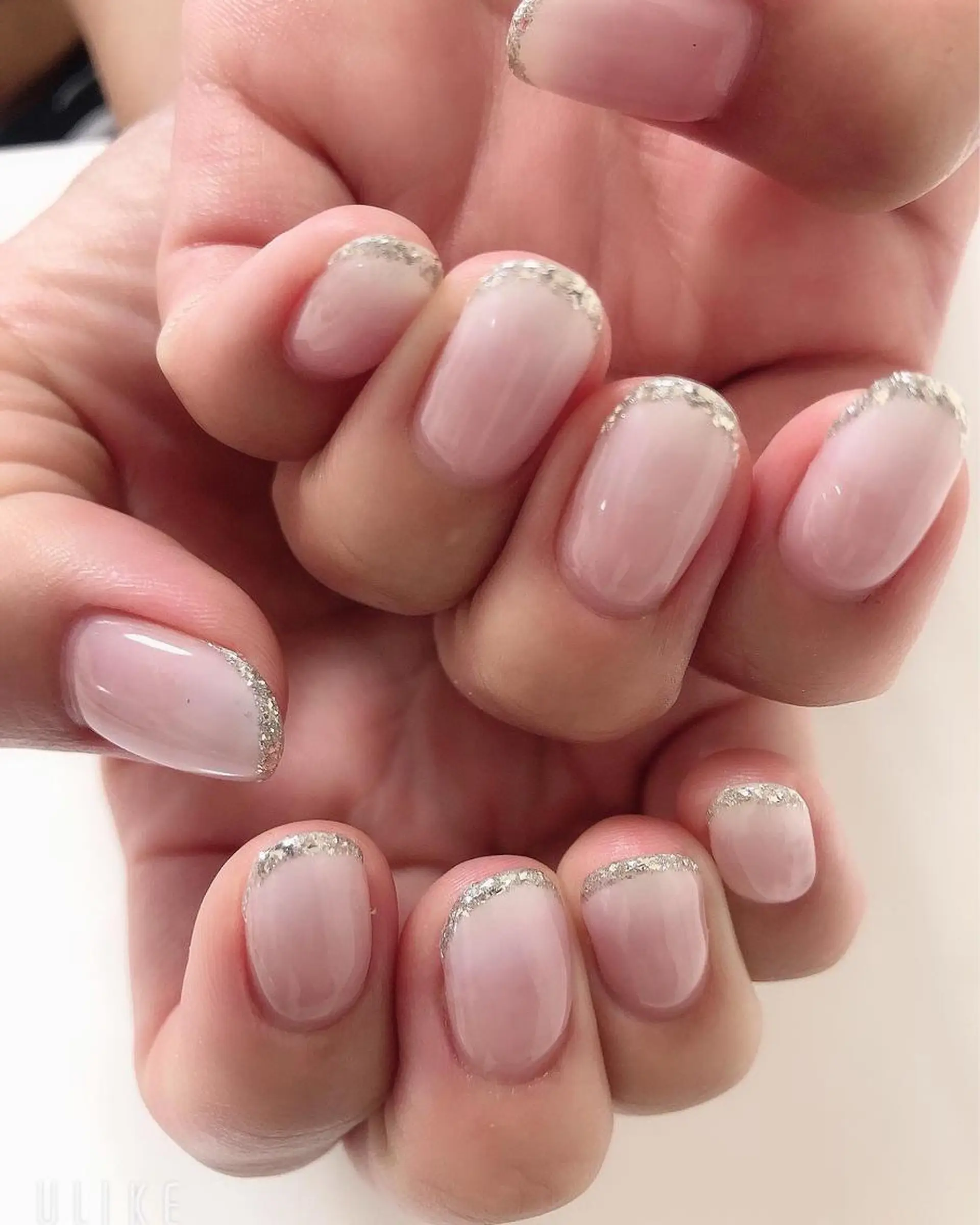 ネイル R ...Rの眉毛・アイブロウイメージ