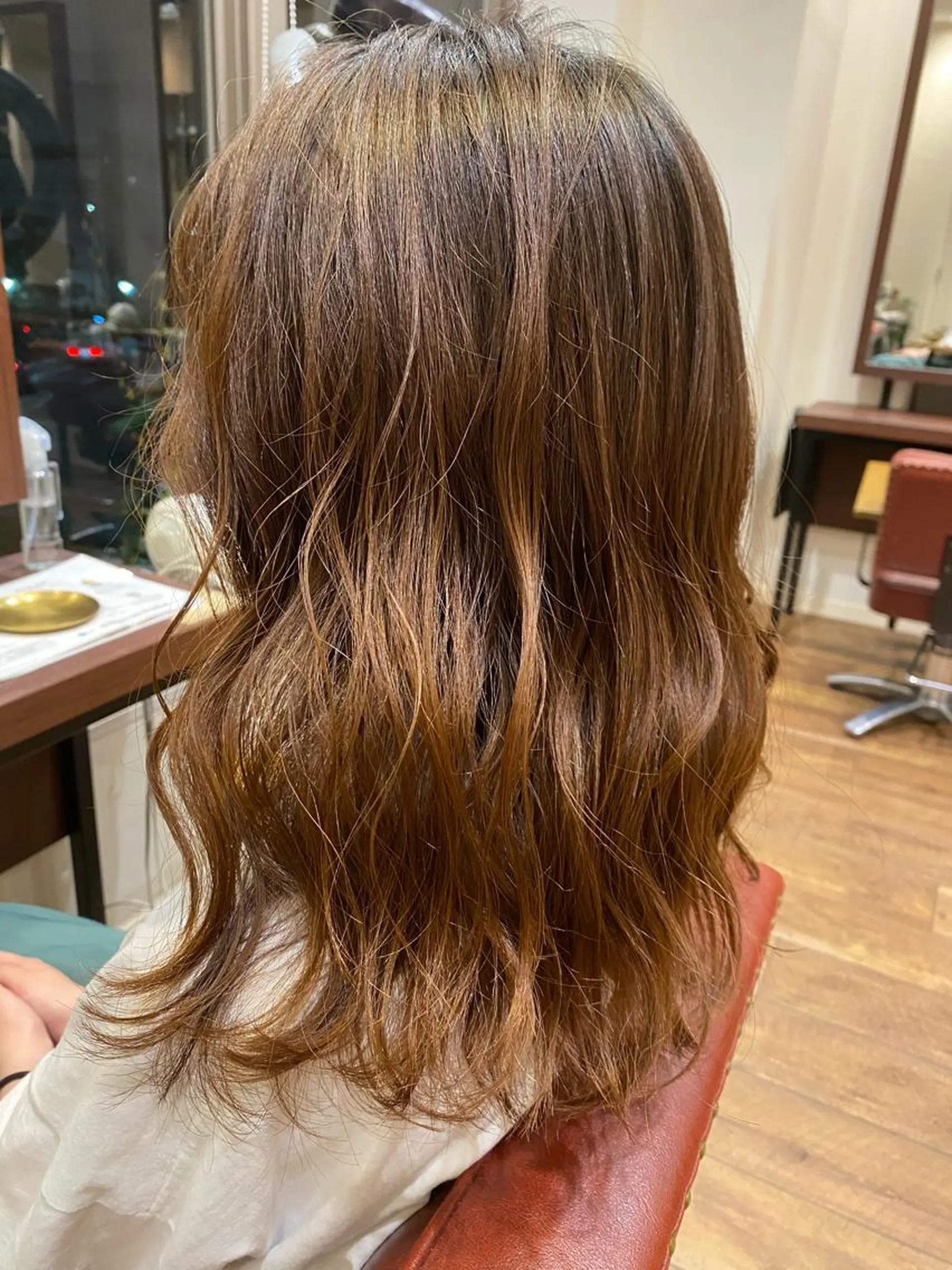 ミディアム mina .のヘアスタイル