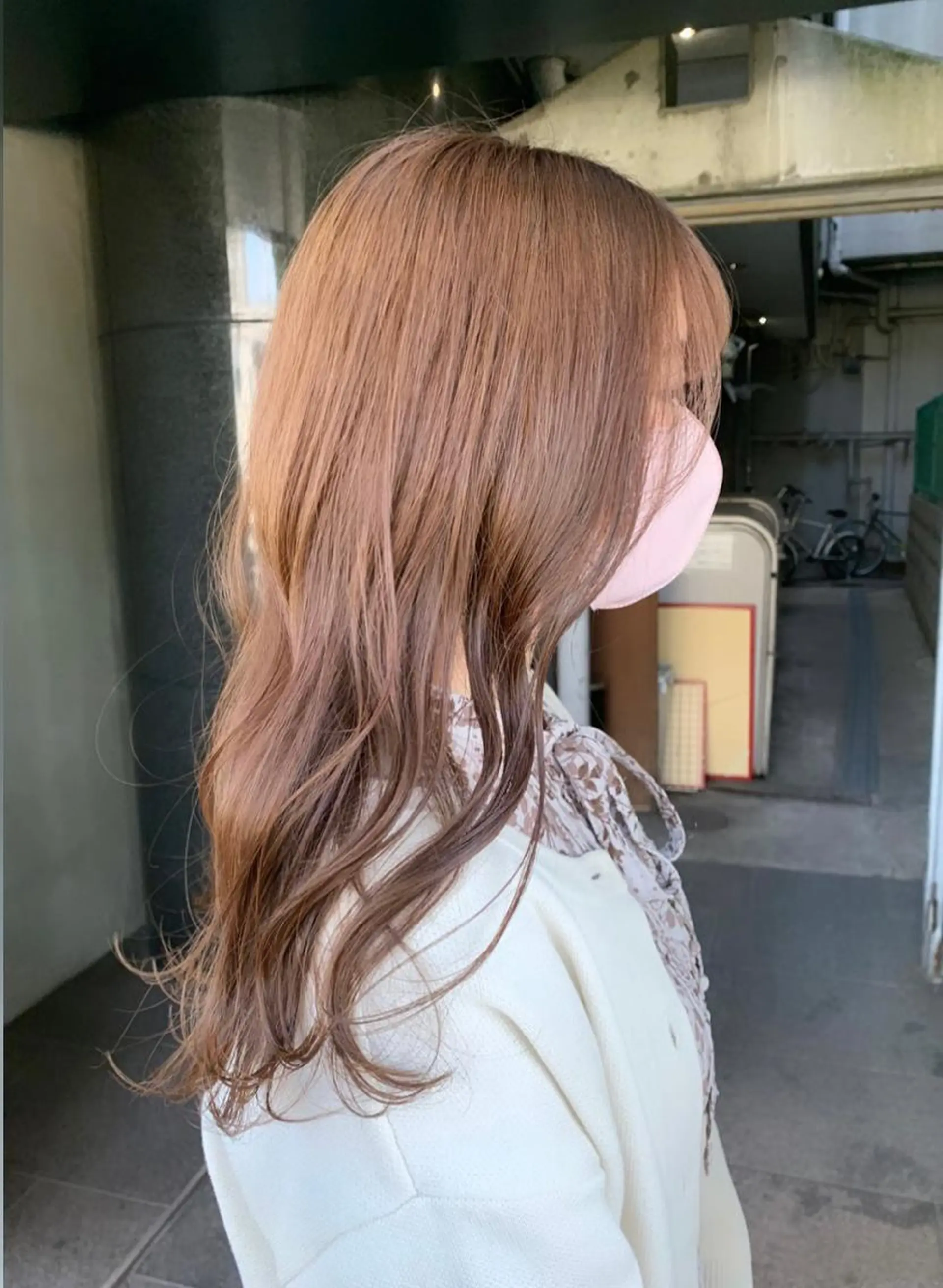 ロング カラー ベージュカラー シアーベージュ カット ヘアカラー ピンクカラー/ mana🎀のヘアスタイル