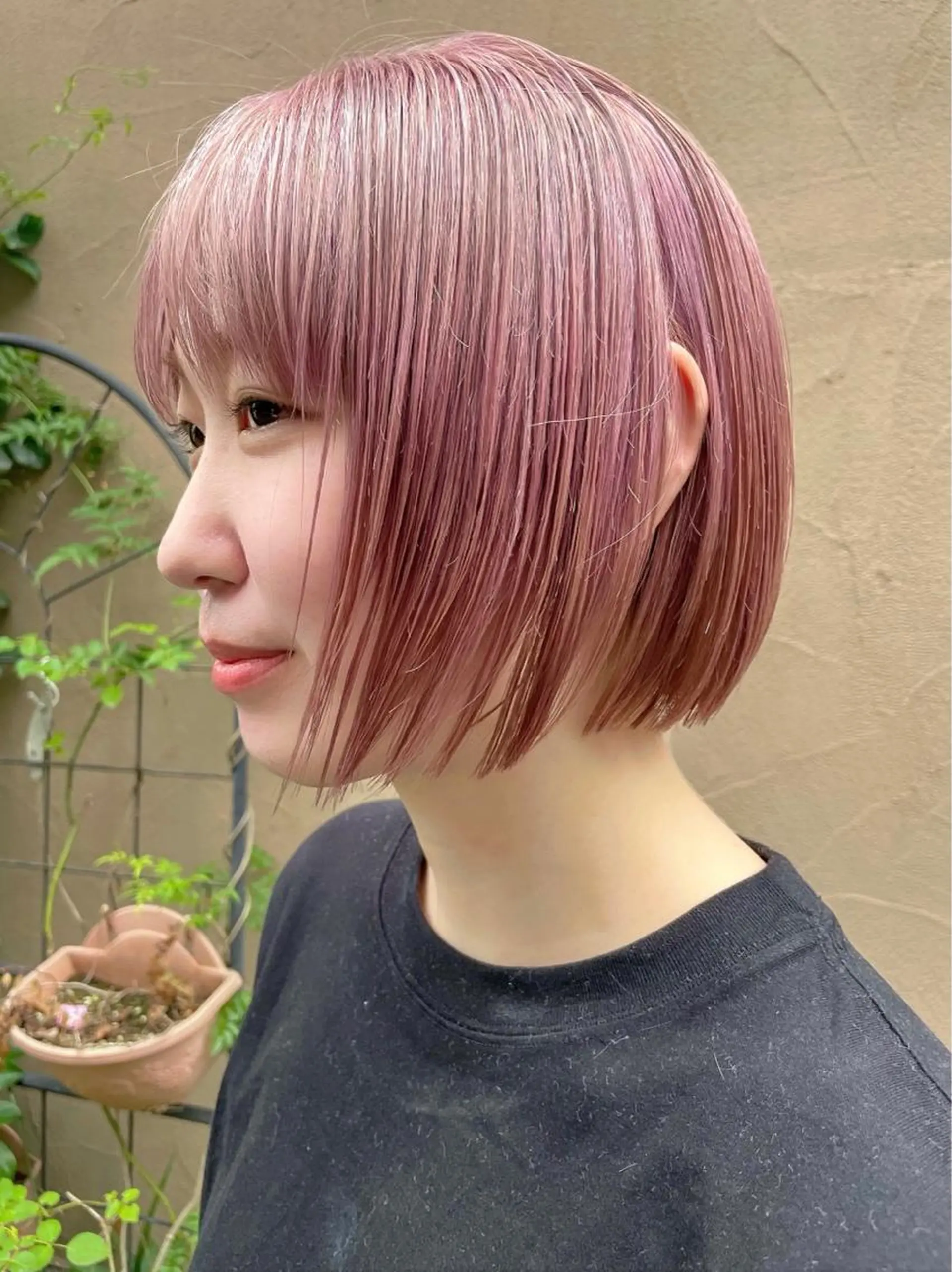 ショート カラー ピンクカラー ボブ カット ヘアカラー トリートメント ブリーチ🪡 ボブ🐬レイヤーのヘアスタイル