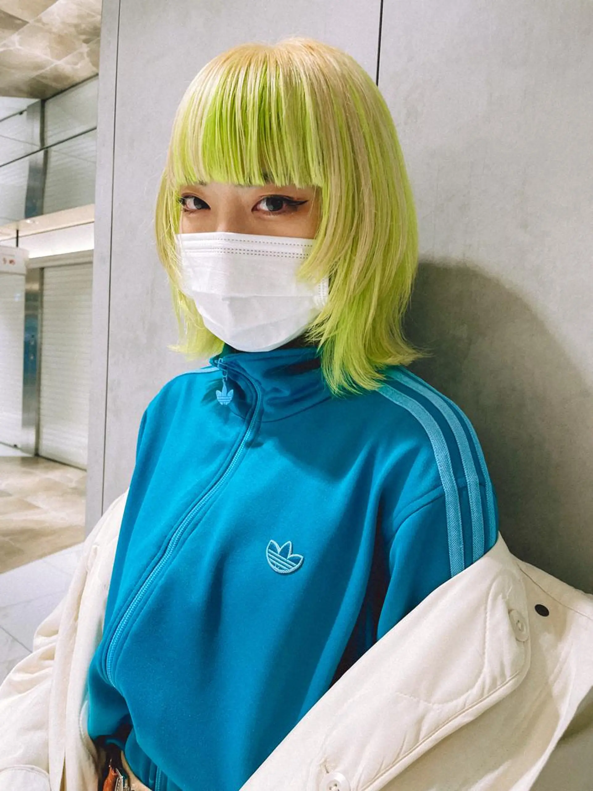 ミディアム ハイライト/ブリーチ /綾華のヘアスタイル