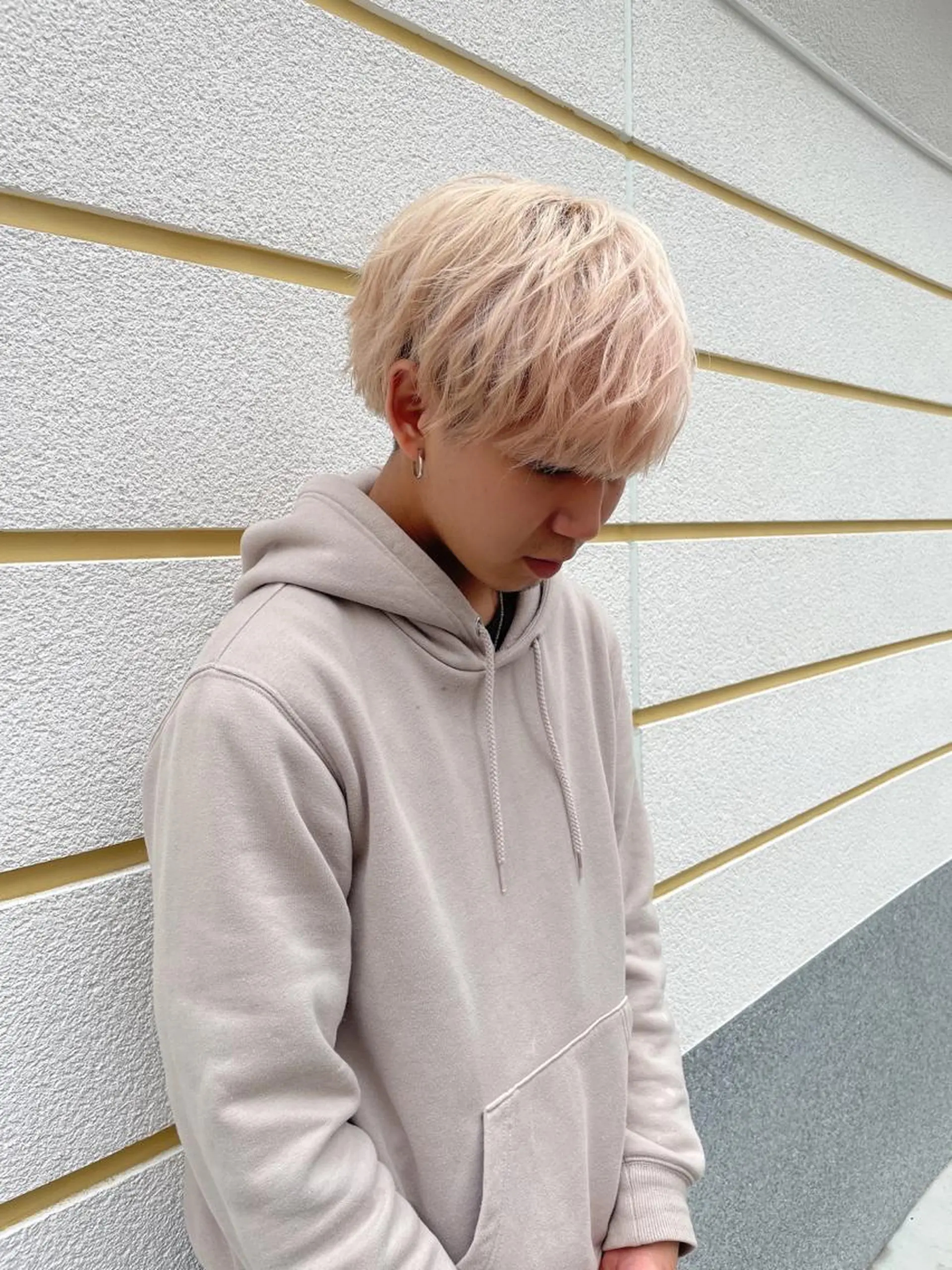 ショート カラー メンズ ベージュカラー ホワイトベージュ レイヤーカット 艶髪/西尾 幸樹のヘアスタイル