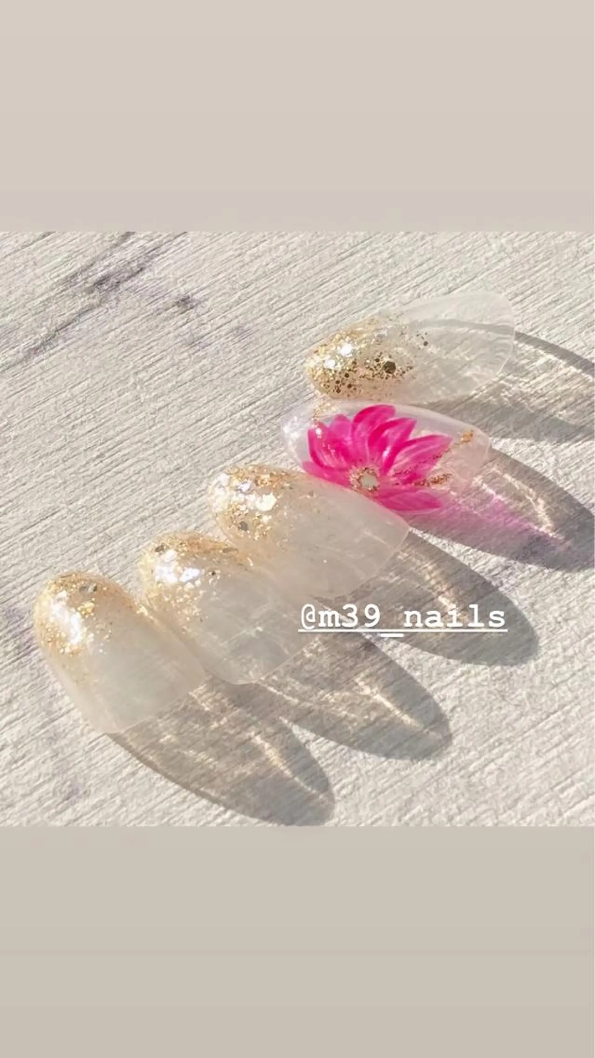 ネイル フラワーネイル キラキラネイル ニュアンスネイル 冬ネイル クリスマス 39-nails EharaMikuのネイルデザイン
