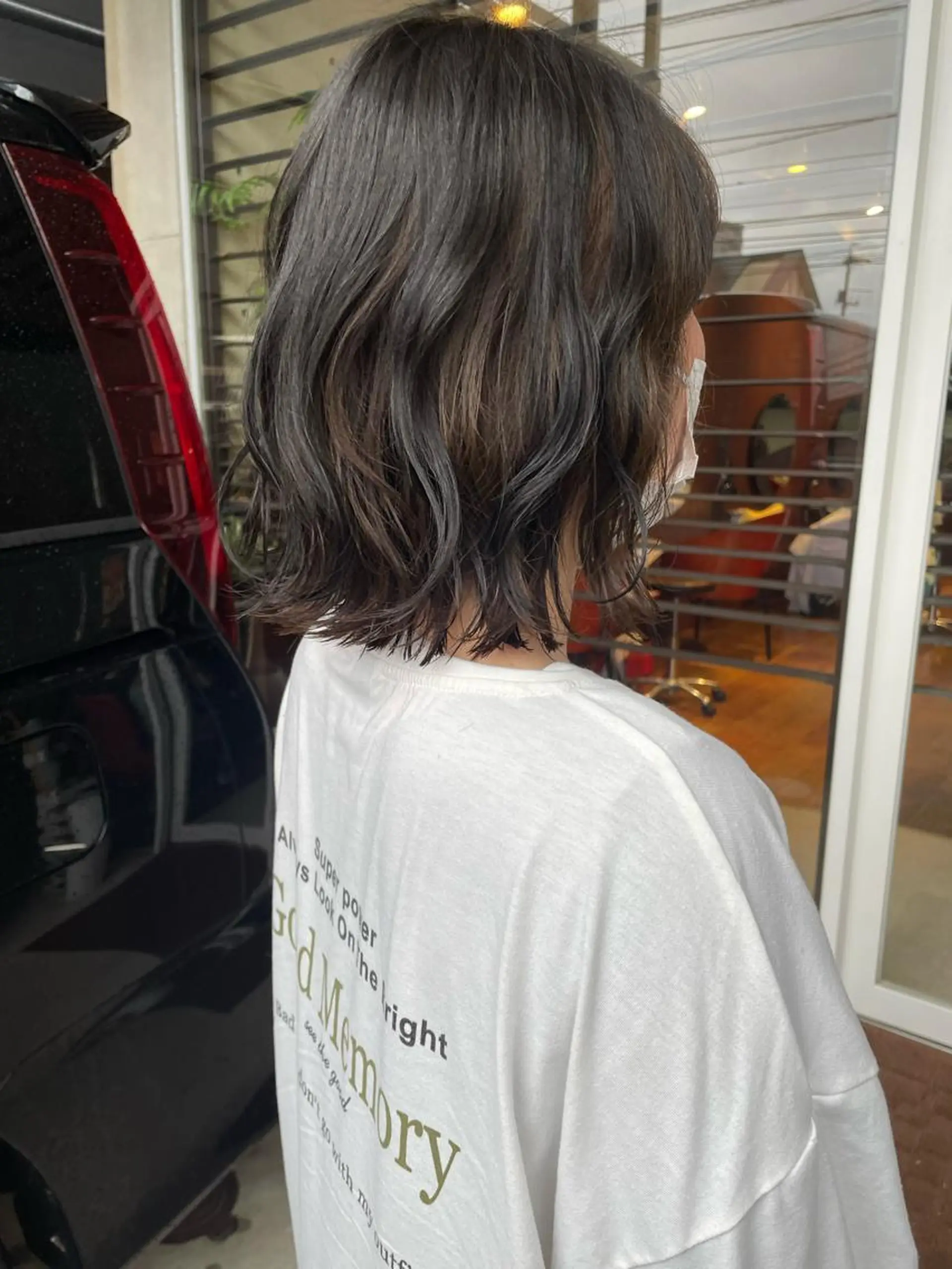 ミディアム カラー 日高 香織のヘアスタイル