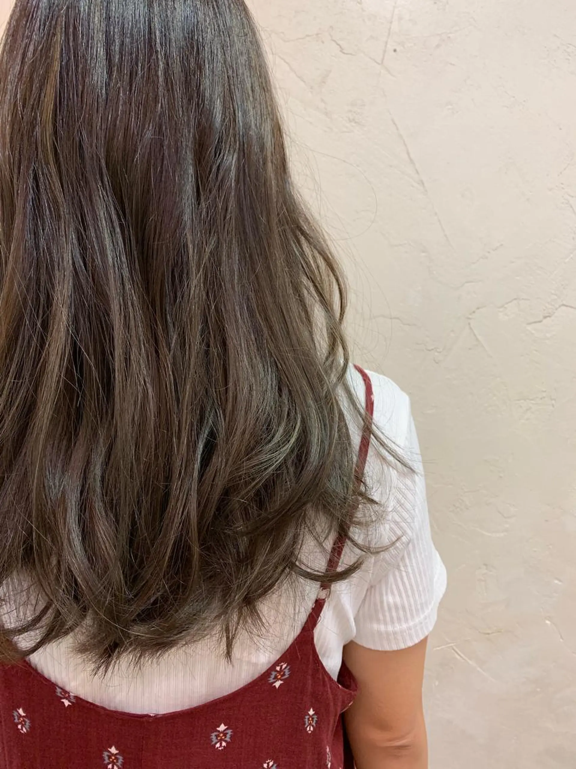 ロング カラー 山下 千明のヘアスタイル