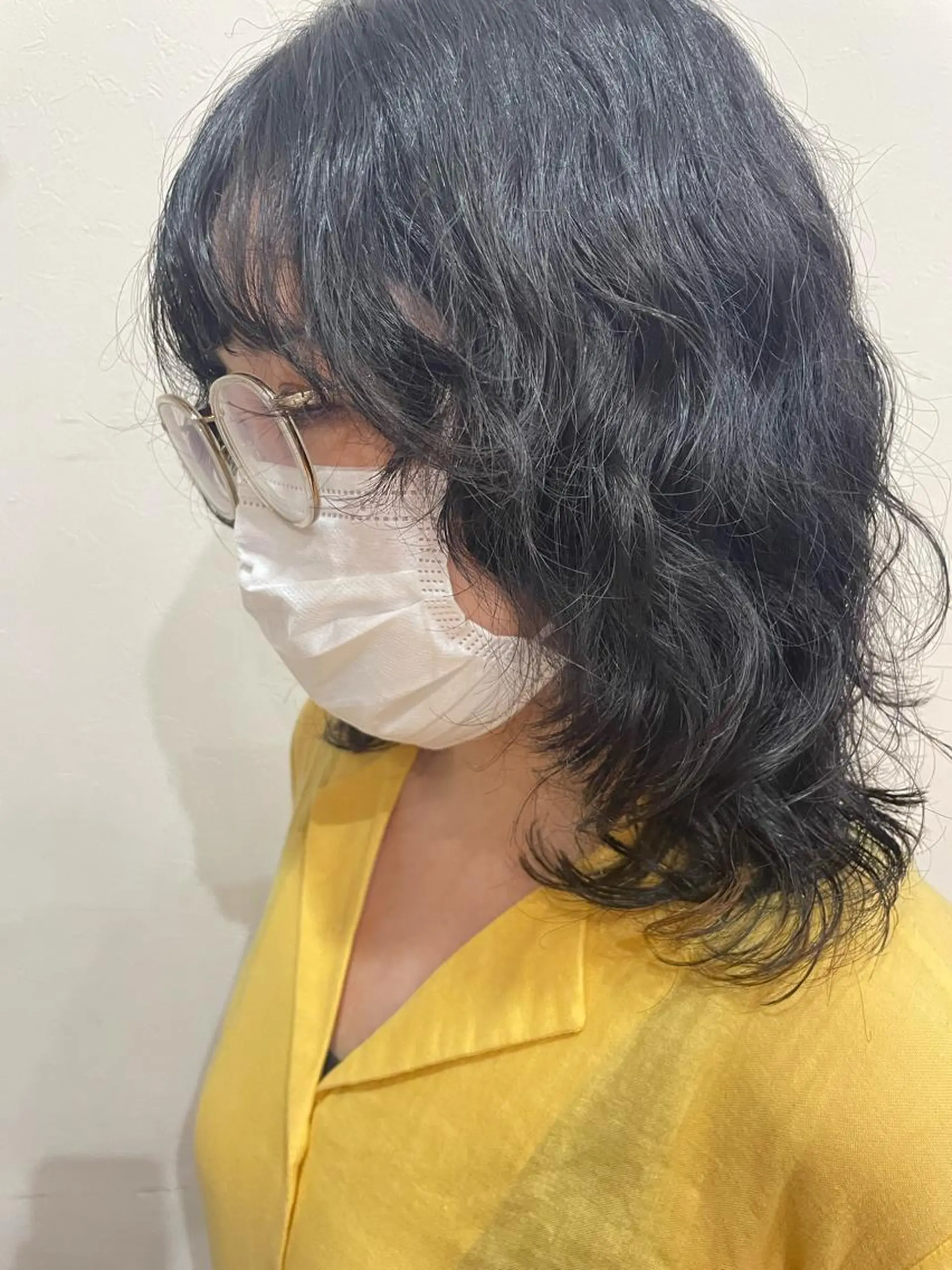 ミディアム パーマ ミディアムパーマ ウルフカット Freez オオヤブ カホのヘアスタイル