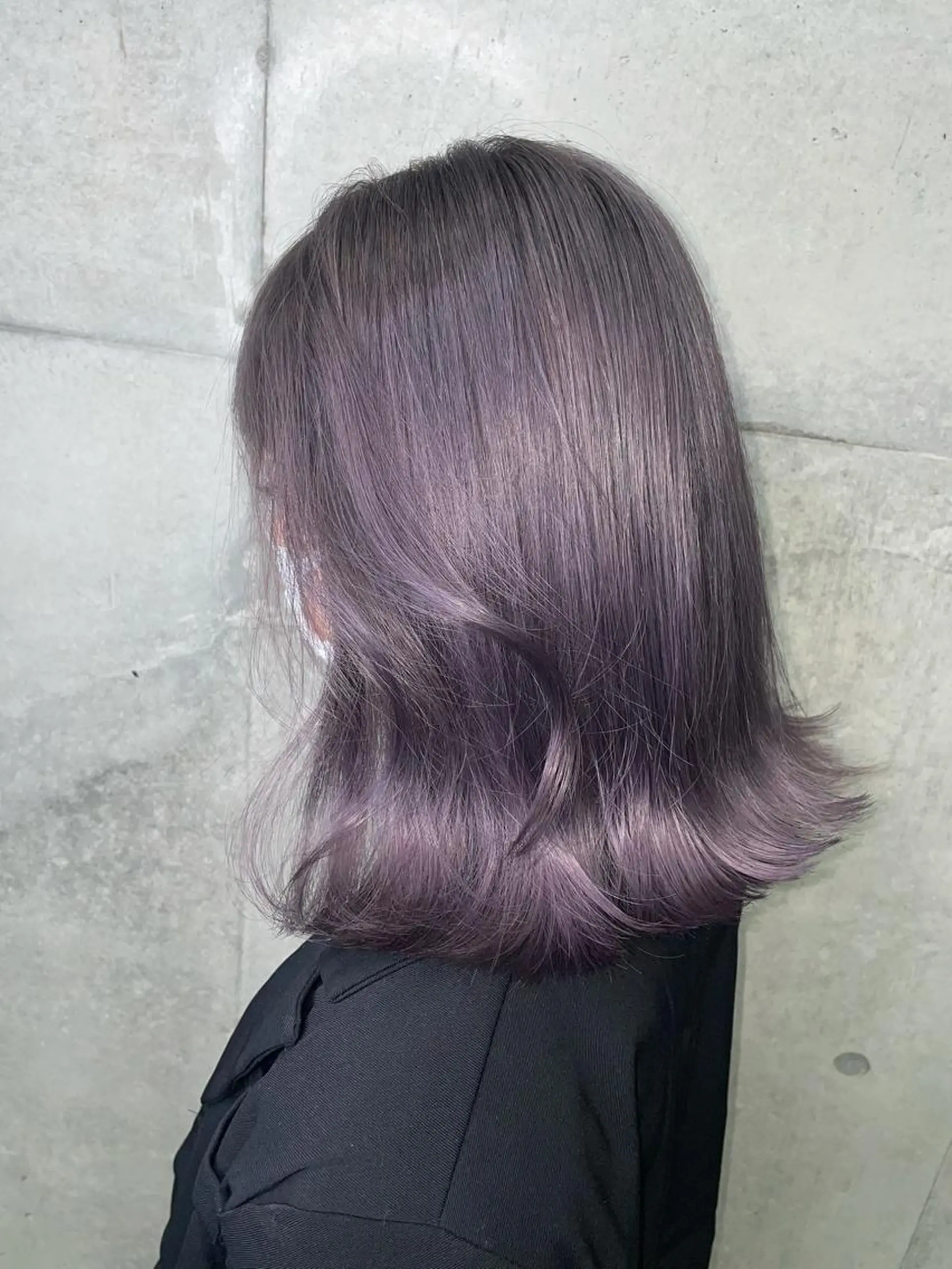 ミディアム カラー 岡留 愛美のヘアスタイル