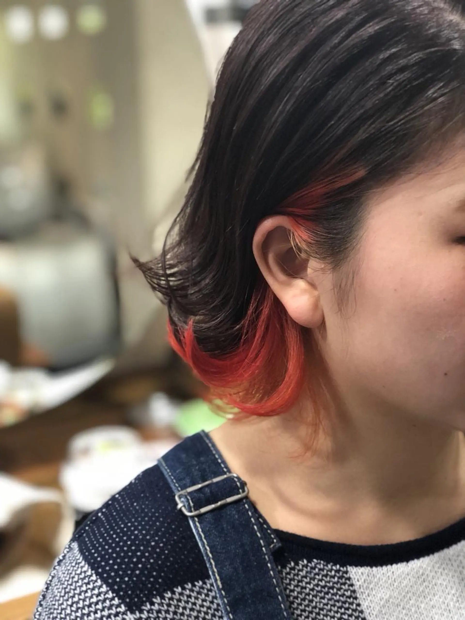 ミディアム カラー ブリーチ インナーカラー ヘアカラー 奥野 紗弓のヘアスタイル