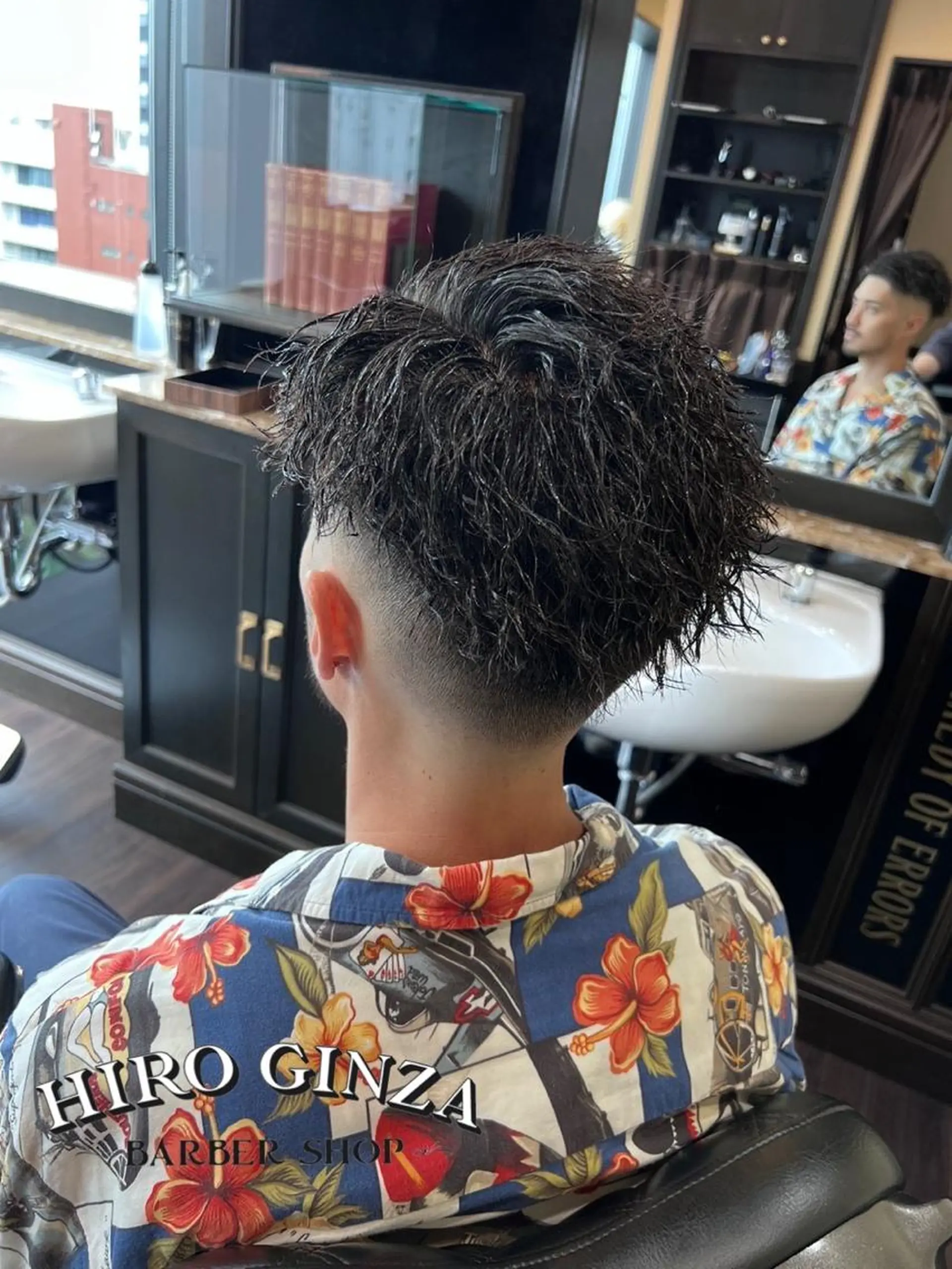 ミディアム パーマ メンズ 猪井 明のヘアスタイル