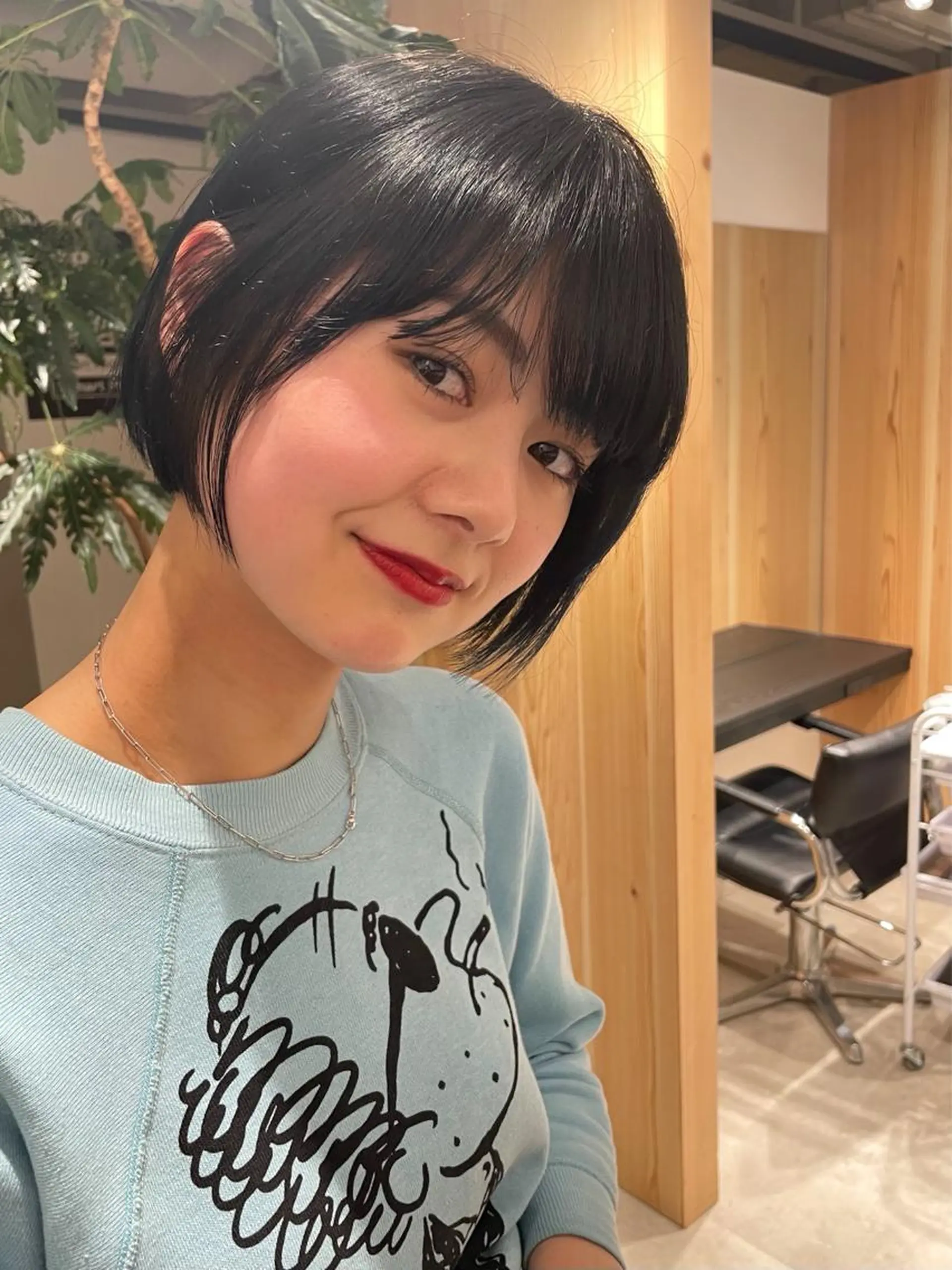 ショート カラー 黒髪 ブルーカラー ブルーブラック ボブ ヘアカラー トリートメント センスをお届けします 大谷将生infpのヘアスタイル