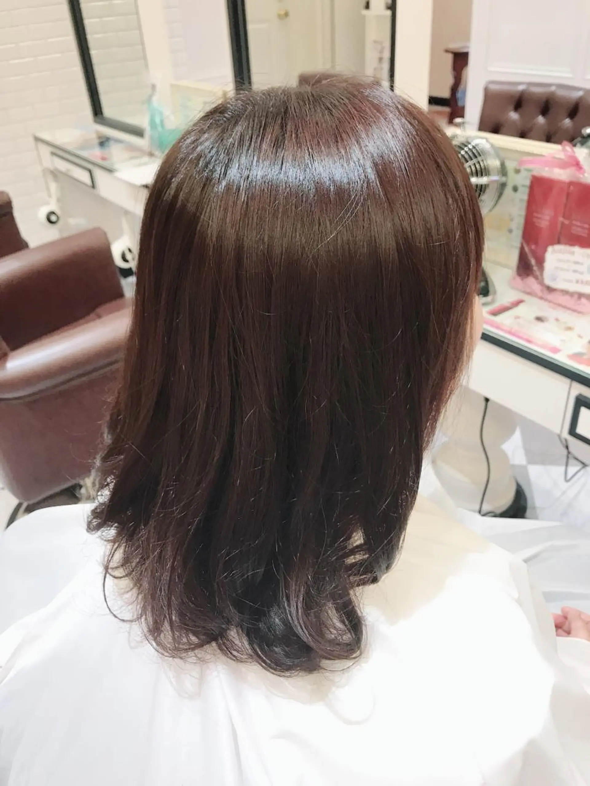 セミロング カラー 粟田 めぐみのヘアスタイル