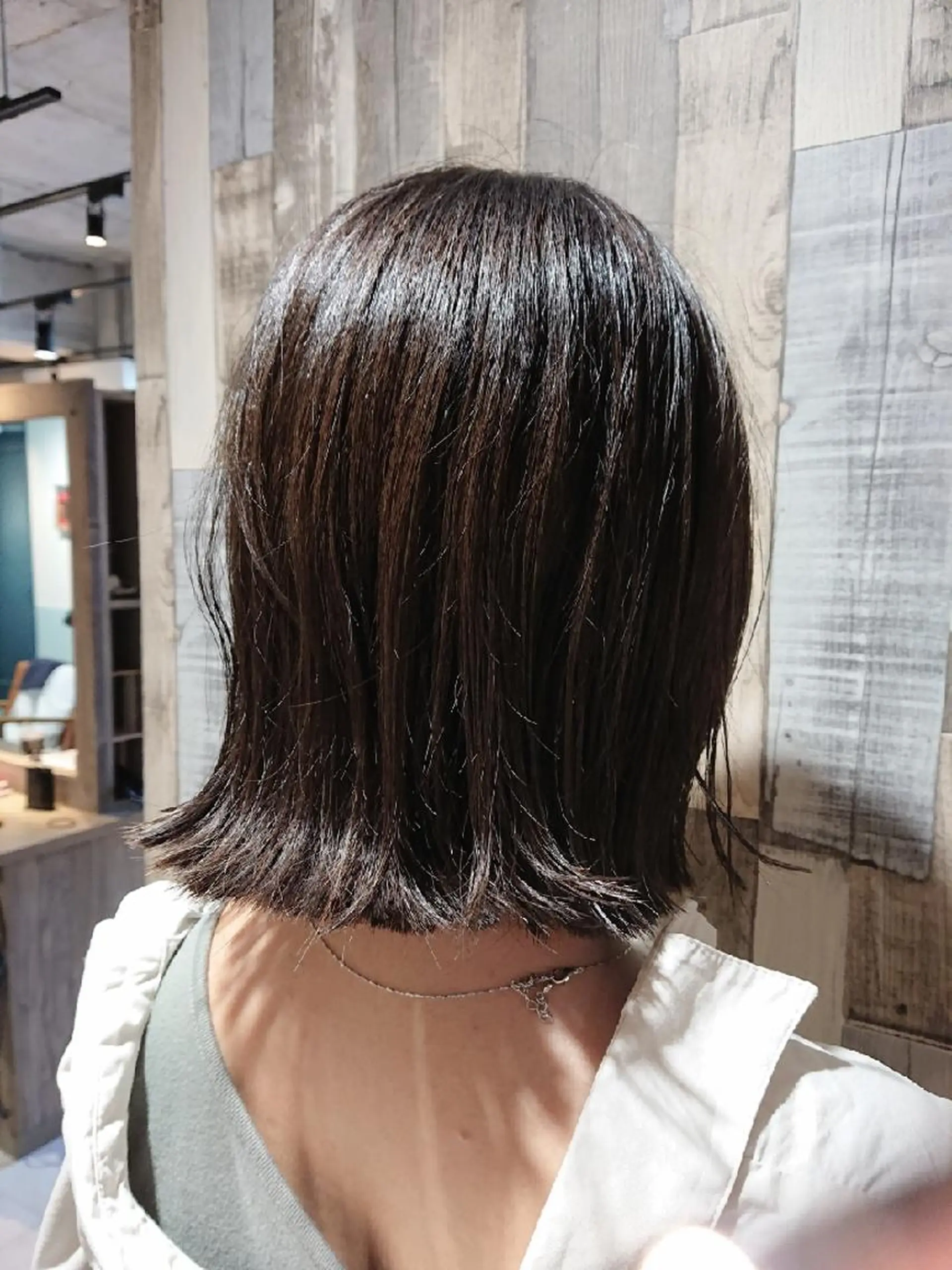 セミロング カラー alushe 岡 陽子のヘアスタイル