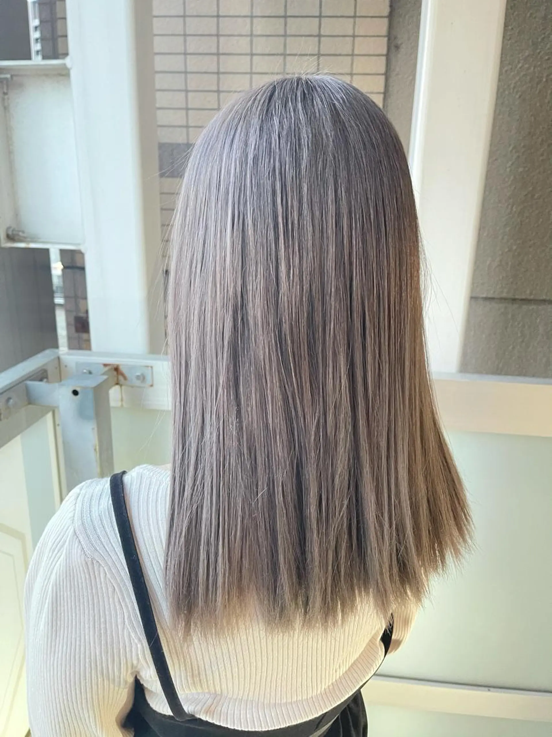 ロング カラー 岩谷/ブリーチ 🪽透明感カラーのヘアスタイル