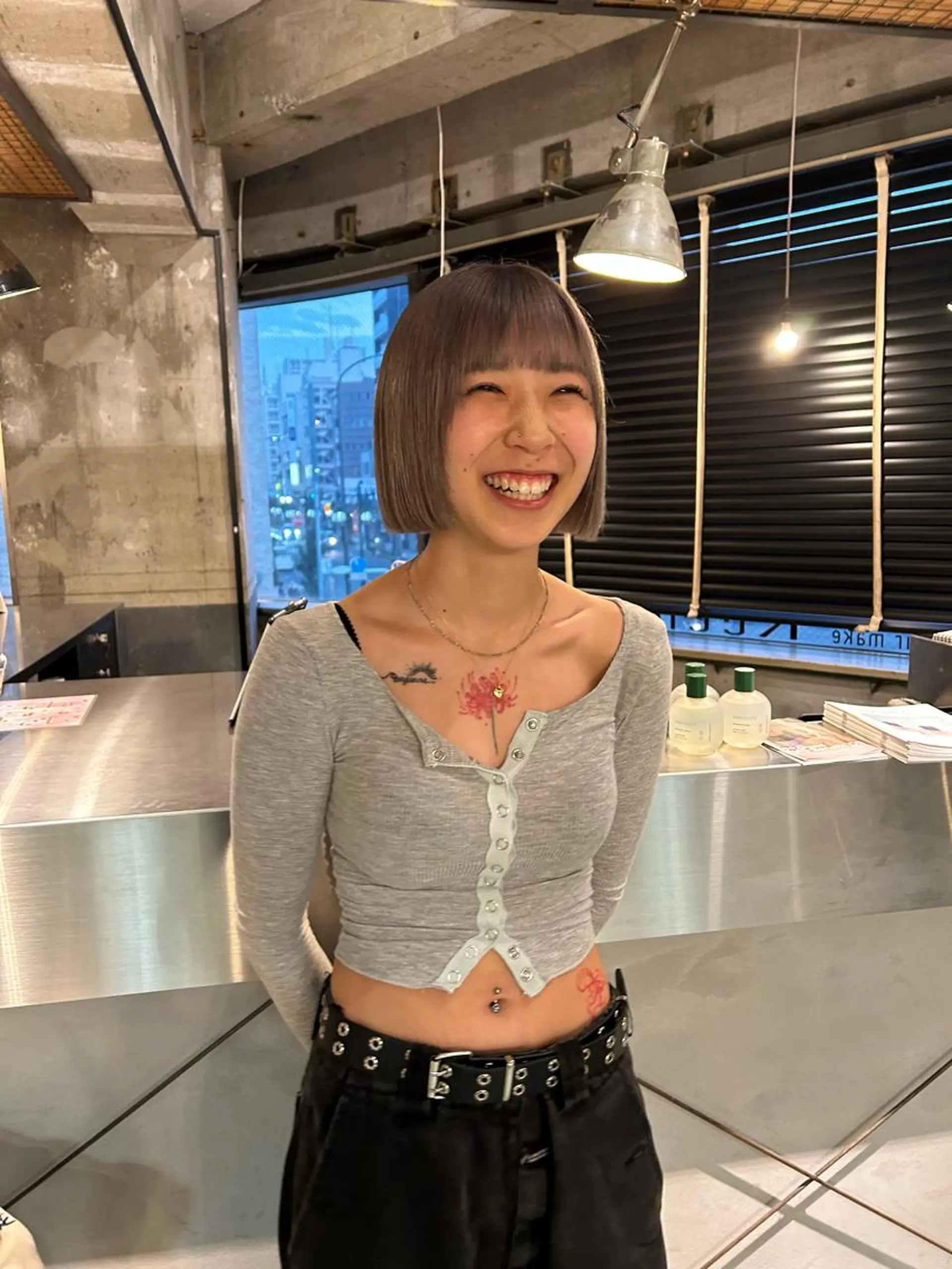 ショート カラー ベージュカラー ブリーチ シルバー シルバーベージュ 海外レイヤー /NAGISAのヘアスタイル