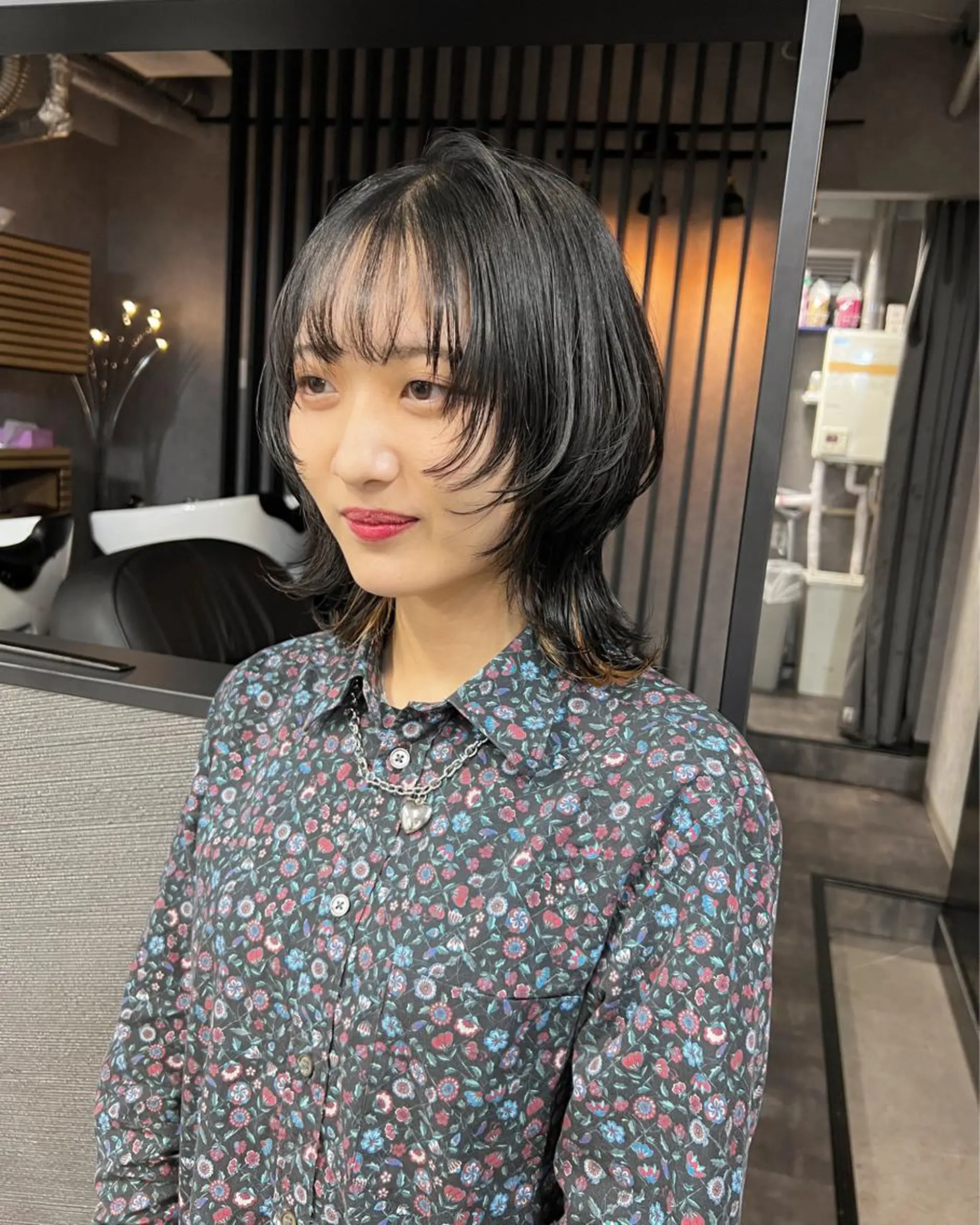 ミディアム ブリーチ/ウルフ ハッシュカット/石山のヘアスタイル